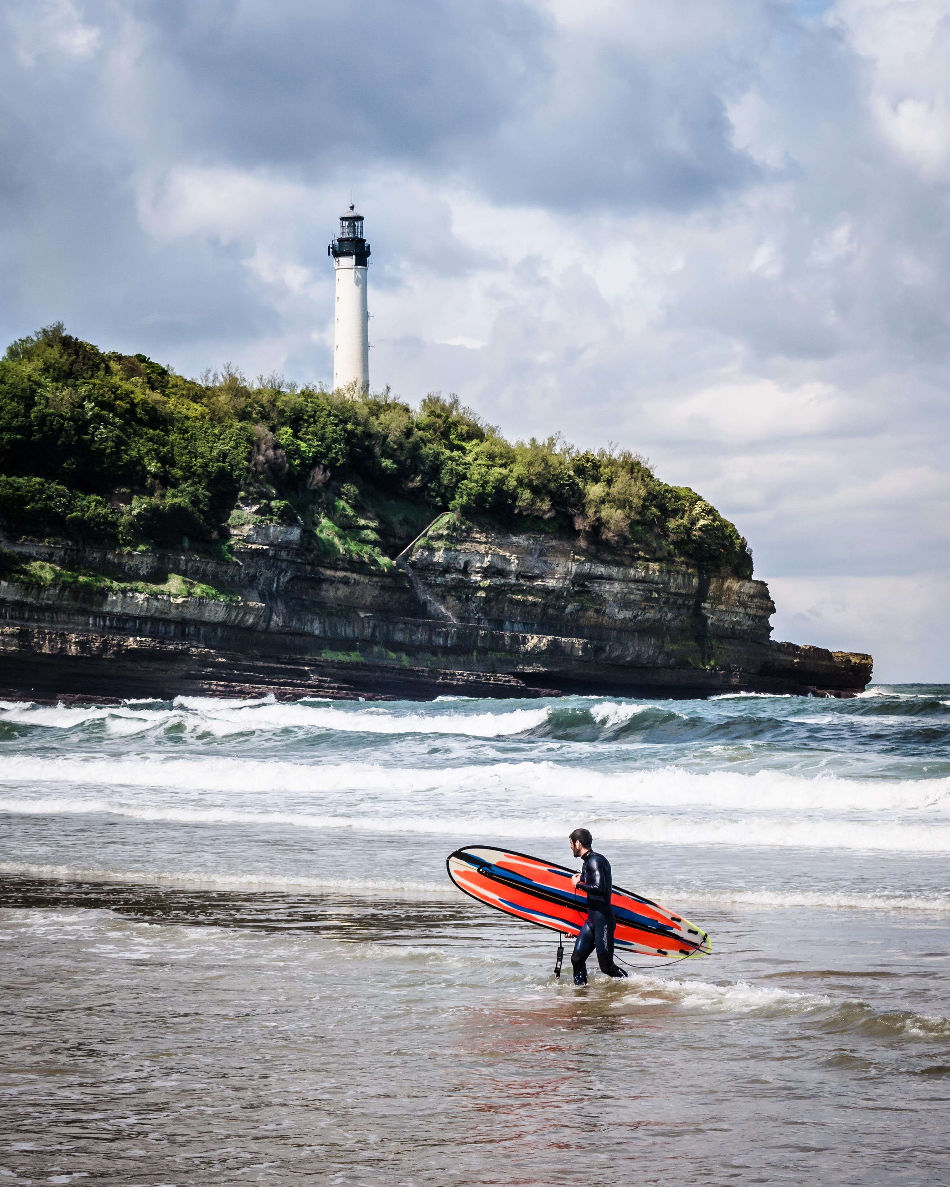 surf, people, biarritz, lighthouse, 2K, nautical vessel, france, tower, basque country, built structure, headlight, cloud - sky, day, outdoors, leisure activity, Phone HD Wallpaper