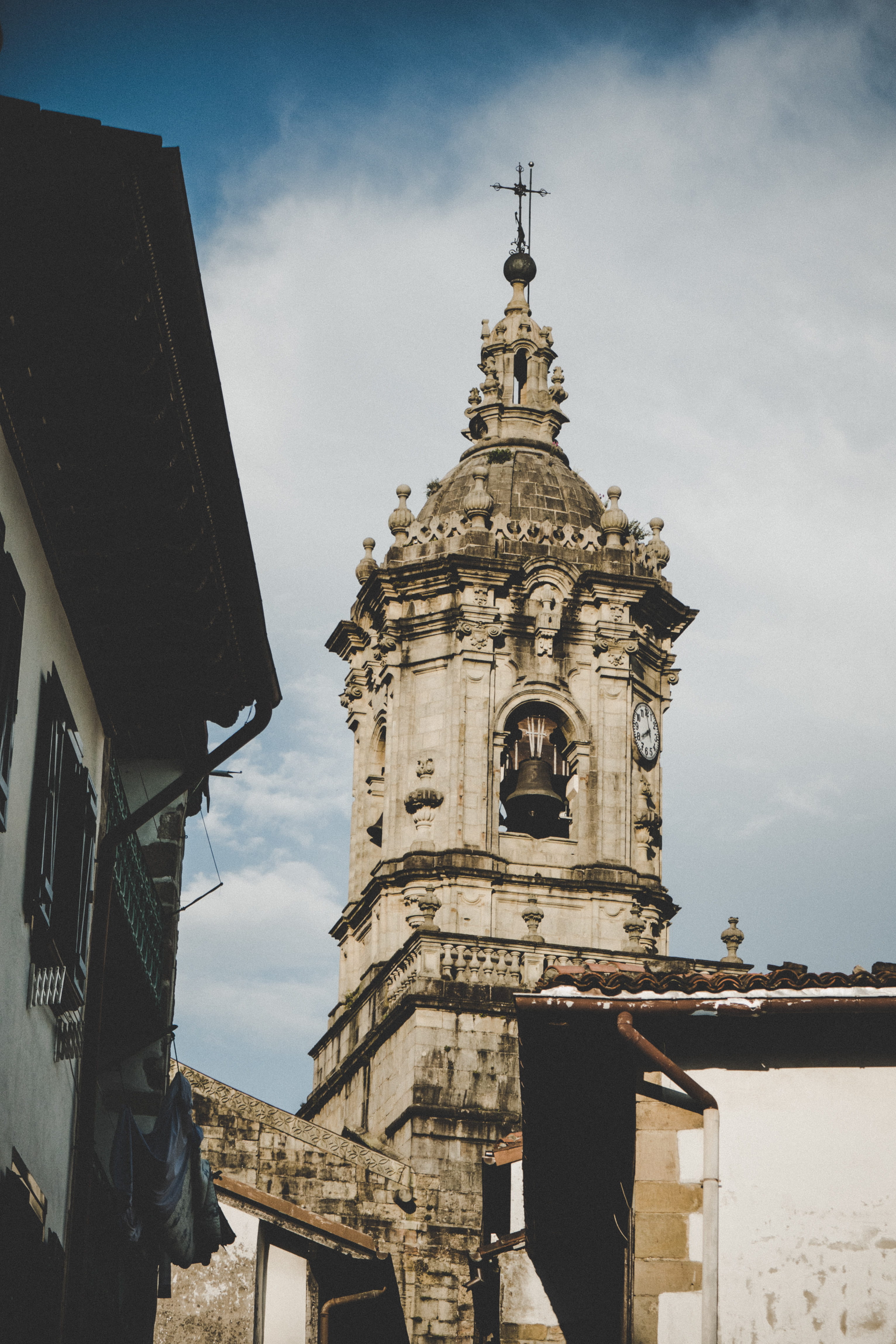 religion, belief, spain, low angle view, building exterior, sky, nature, place of worship, built structure, cloud - sky, spirituality, basque country, city, Phone HD Wallpaper