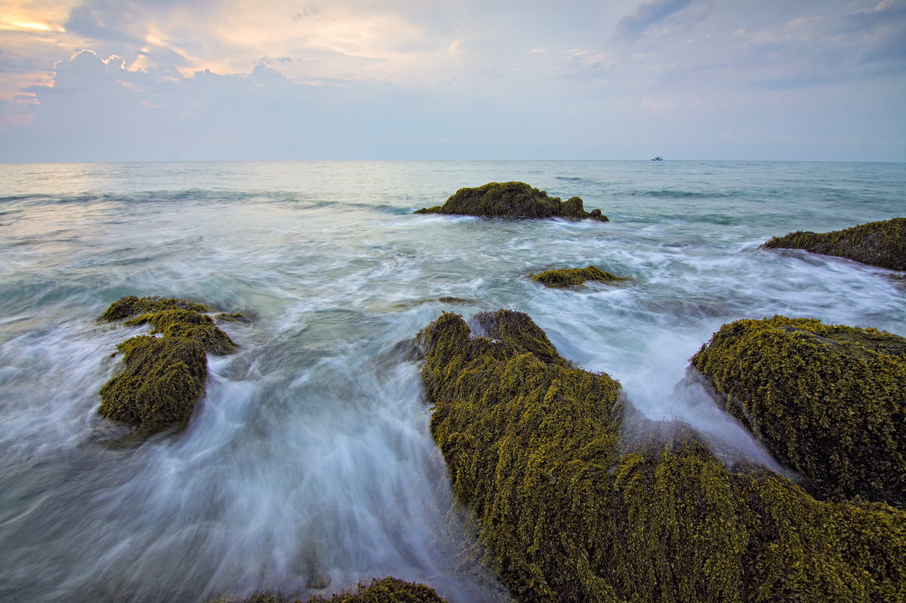 beauty in nature, Mossy rocks, moss, landscape, ocean, lapse, clouds, evening, scenic, solid, seashore, sunset, photography, horizon over water, cloud - sky, HD Wallpaper