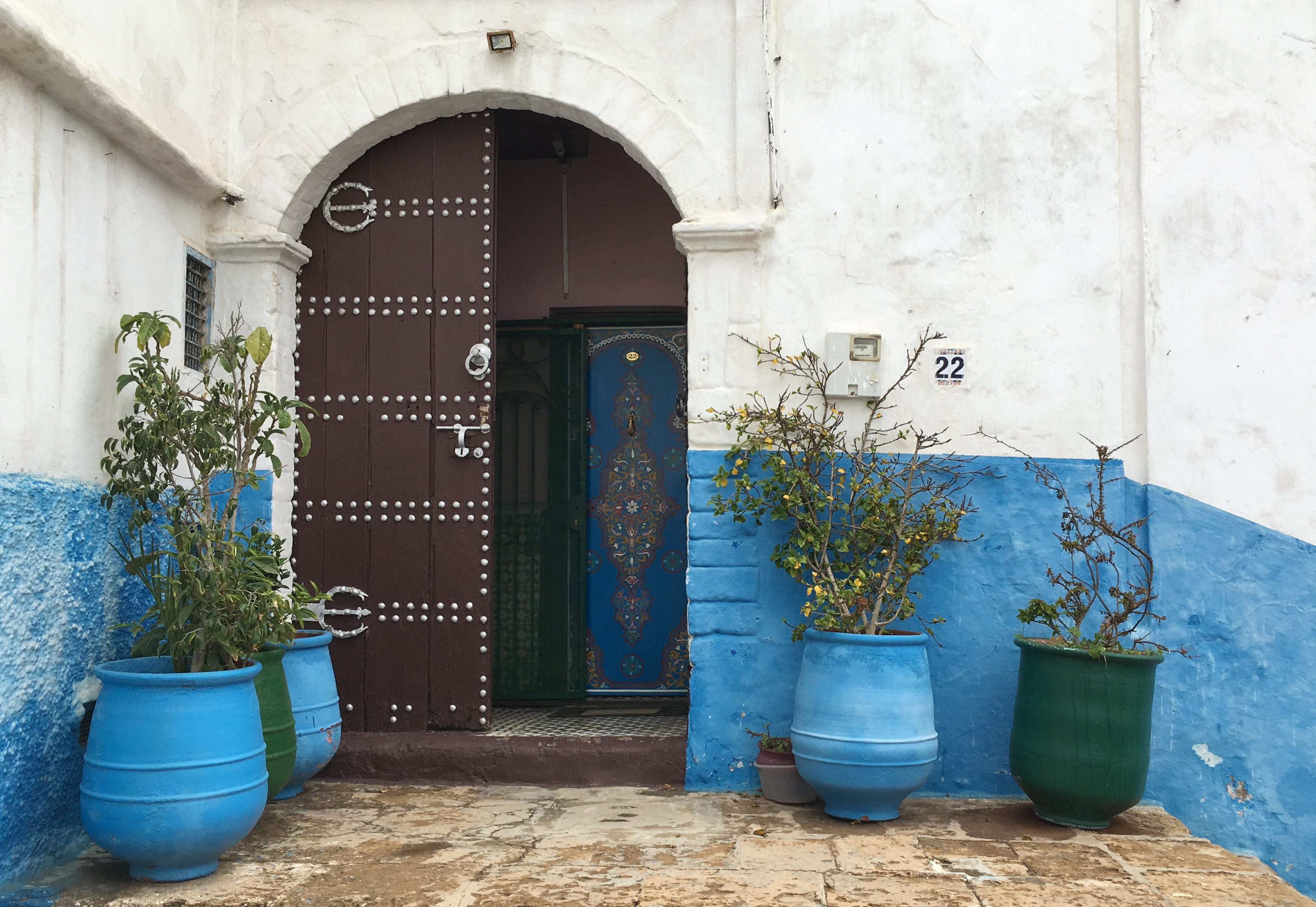 metal, flower pot, plant, architecture, growth, building exterior, door, deur, morocco, barrel, entrance, flowers, day, nature, building, no people, closed, HD Wallpaper