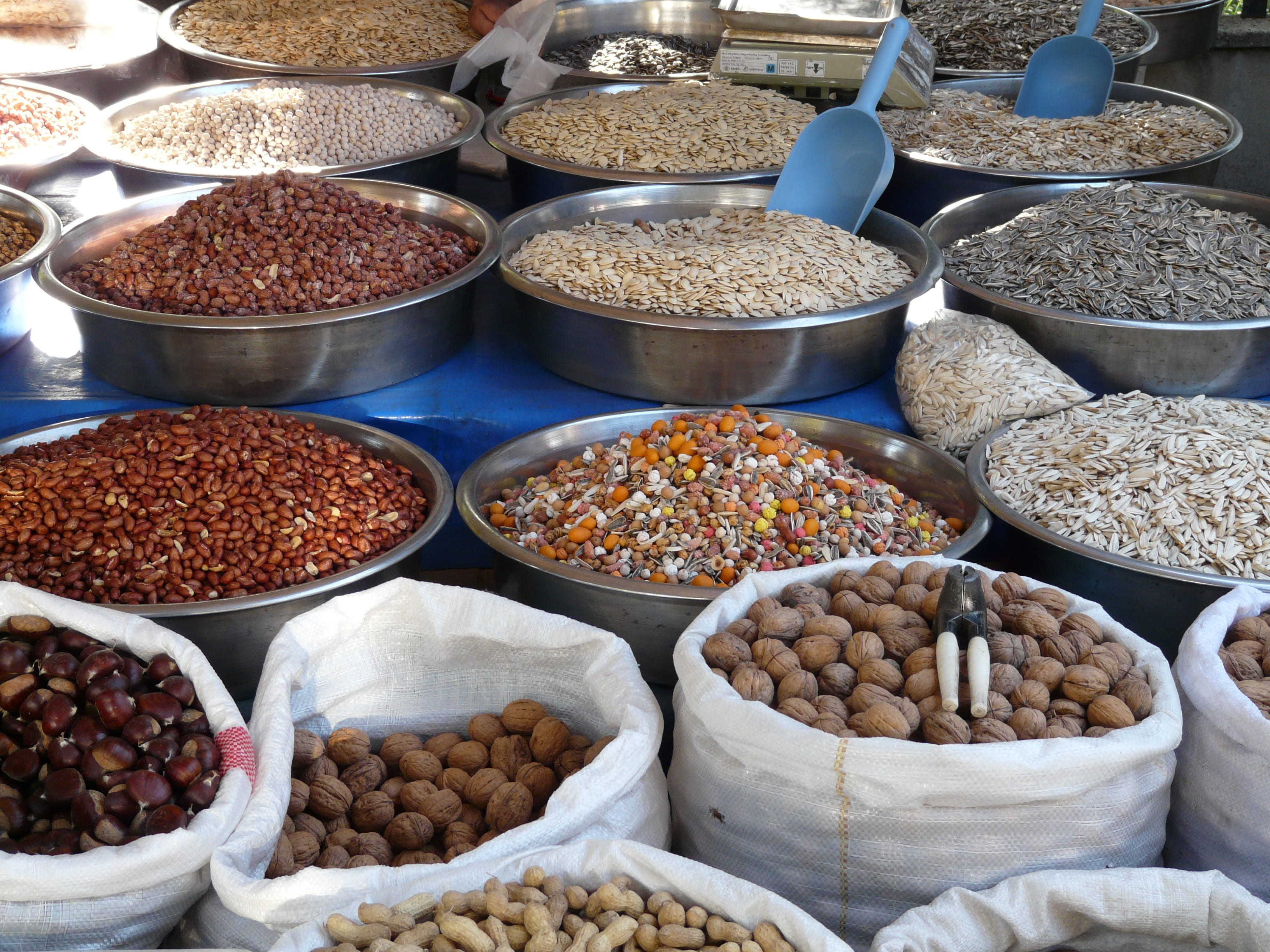 abundance, chestnuts, outdoors, beans, no people, bags, market, day, large group of objects, seeds, spice, market stall, assorted, peanuts, 2K, sunflower seeds, HD Wallpaper