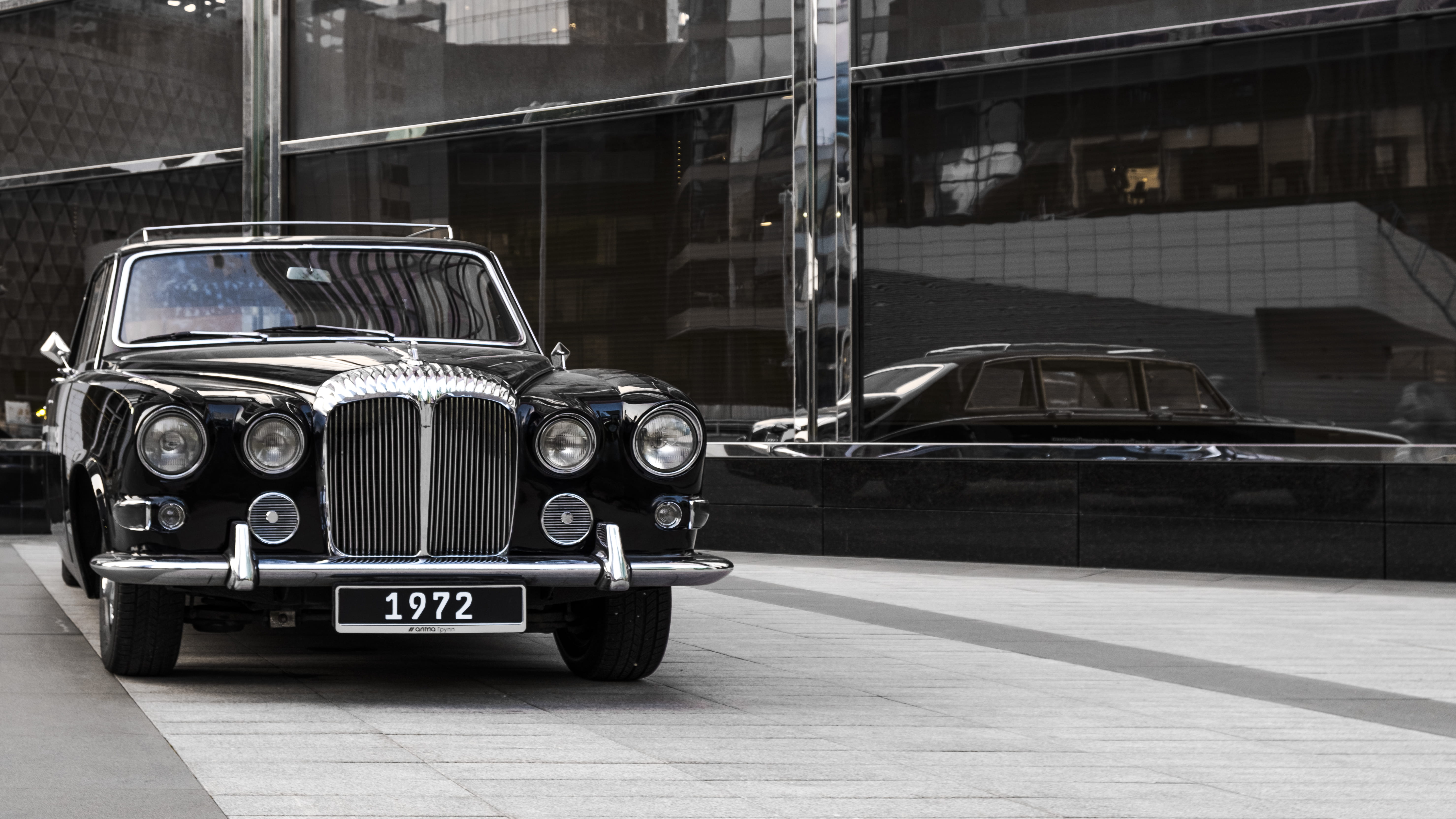 architecture, near, building, black, city, vintage car, outdoors, transportation, number, glass - material, street, built structure, oldtimer, old car, HD Wallpaper