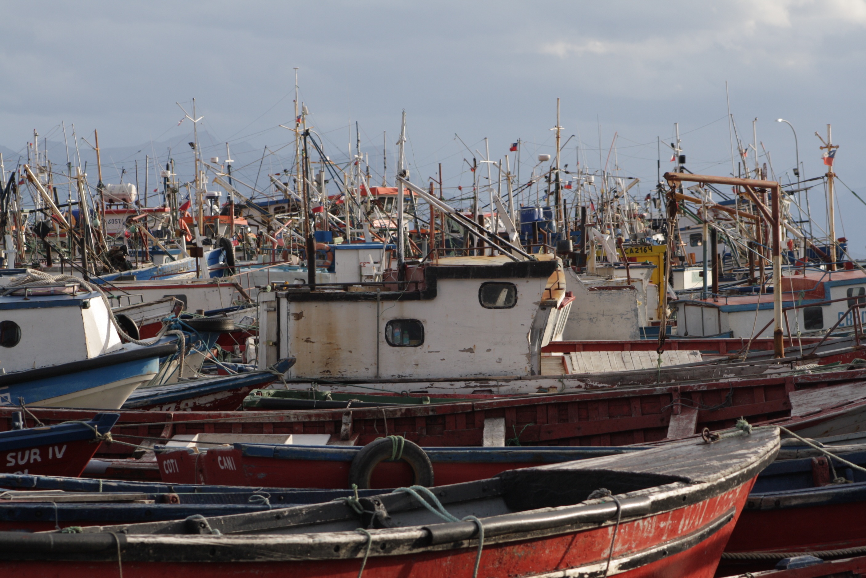 sky, no people, barca, tourism, puerto natales, fishing Industry, harbor, day, ship, boats, 2K, sailboat, nature, mode of transportation, nautical Vessel, HD Wallpaper
