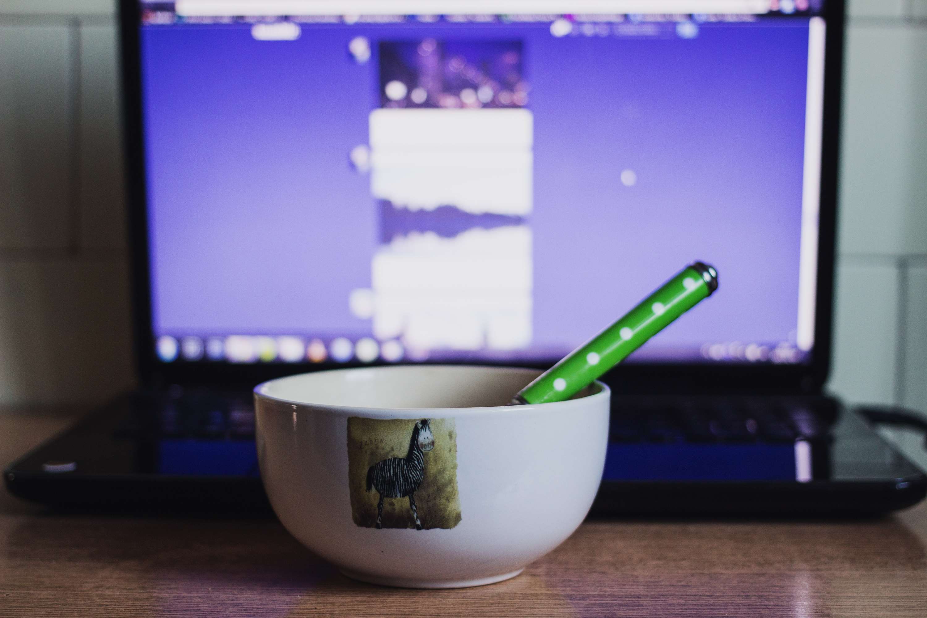 restaurant, food and drink, healthy eating, tumblr, close-up, drink, container, food, refreshment, no people, table, 2K, bowl, domestic room, focus on foreground, HD Wallpaper
