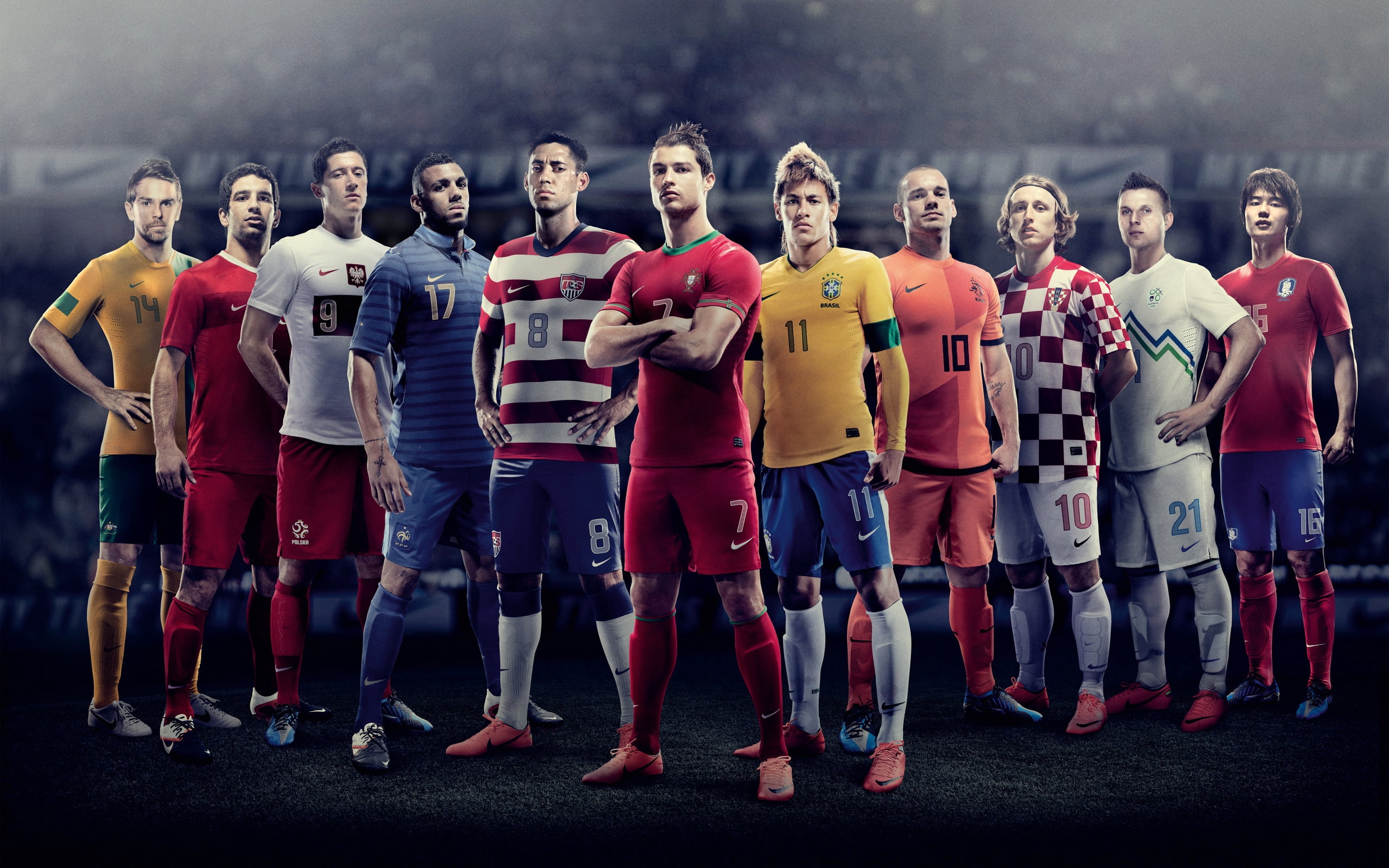 marathon, real people, team, lifestyles, caucasian Ethnicity, soccer, standing, player, group Of People, sport, sports Clothing, success, in a row, large group of people, HD Wallpaper