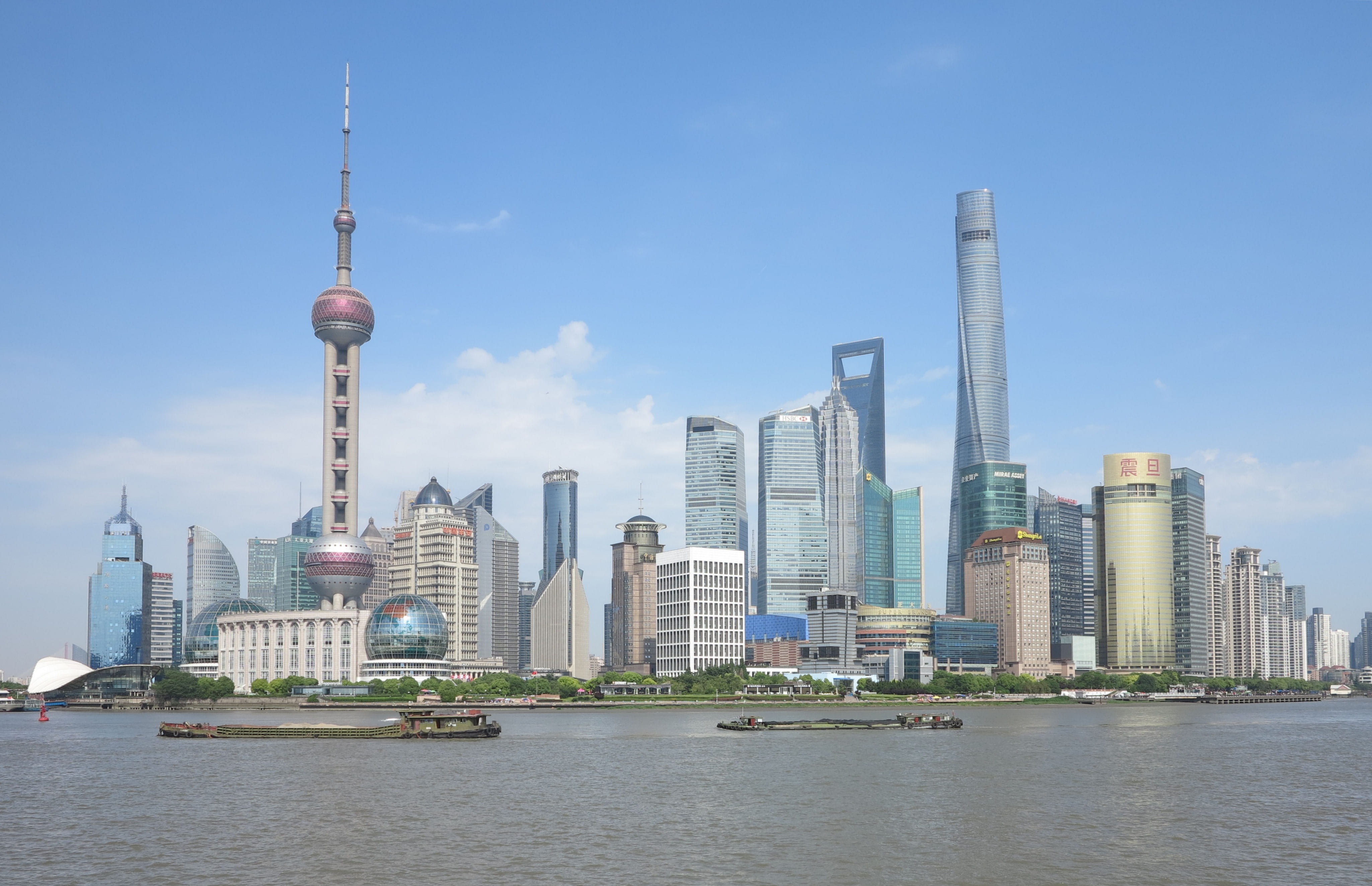 office building exterior, skyline, water, city, financial, urban skyline, outdoors, bund, asia, waterfront, district, landscape, building, town, built structure, HD Wallpaper