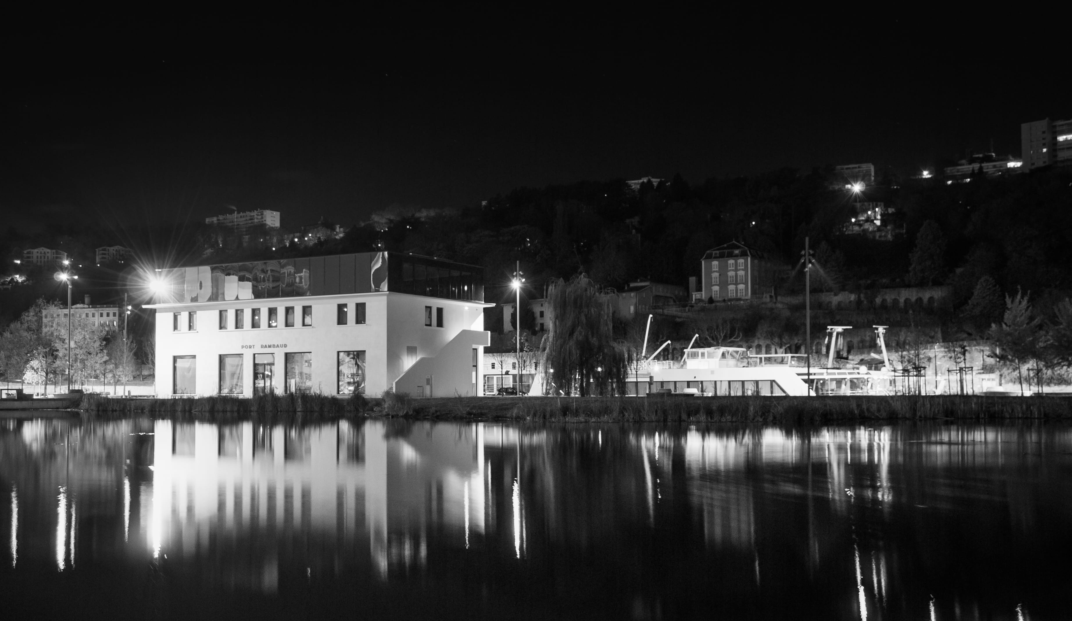 reflection, boat, house, building, lyon, river, city, lake, waterfront, nature, built structure, confluence, copy space, sky, outdoors, 2K, no people, HD Wallpaper