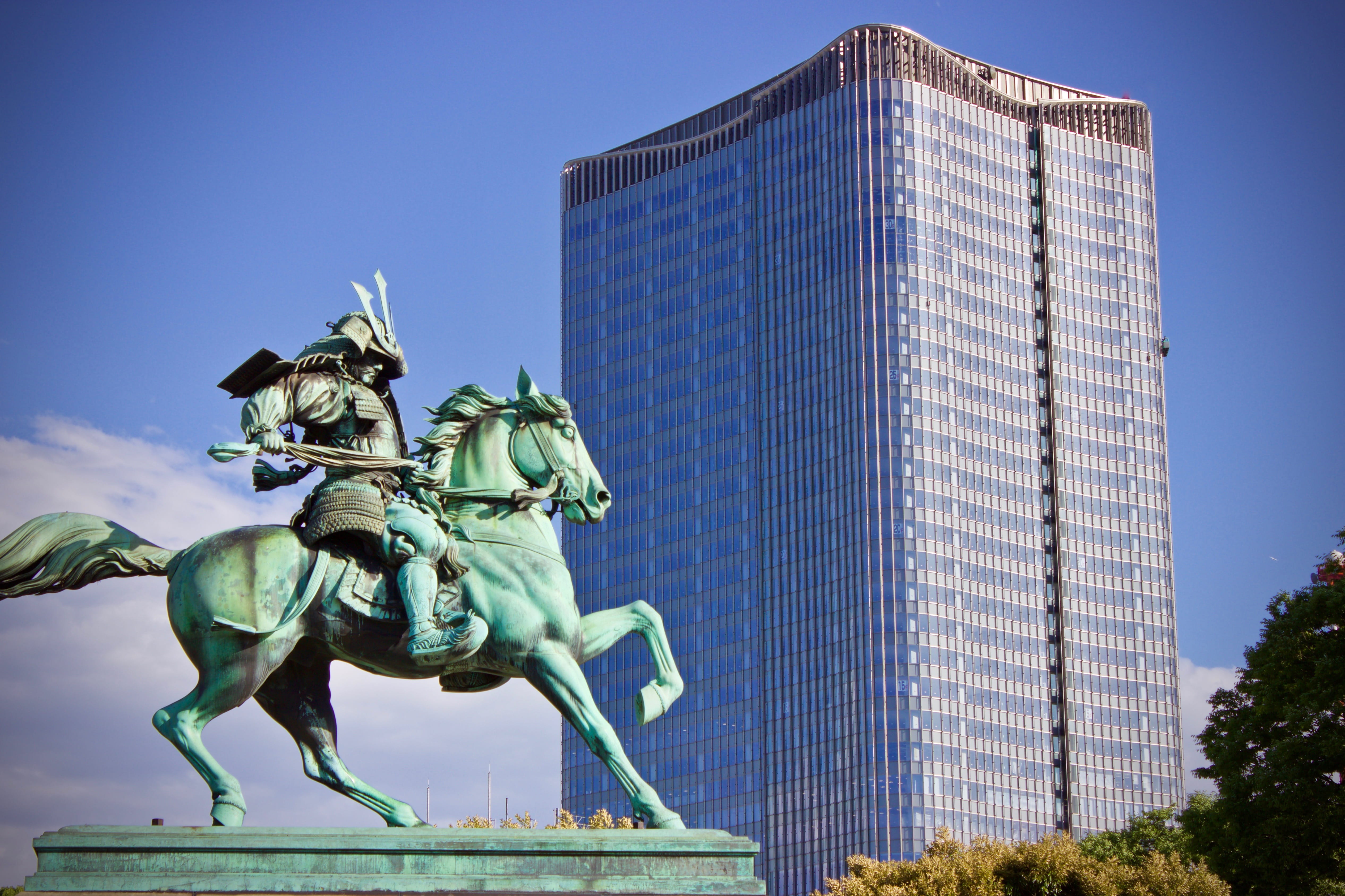 nature, built structure, representation, architecture, tree, afternoon, city, statue, human representation, 4K, horse, day, glass, tokyo, livestock, mammal, HD Wallpaper