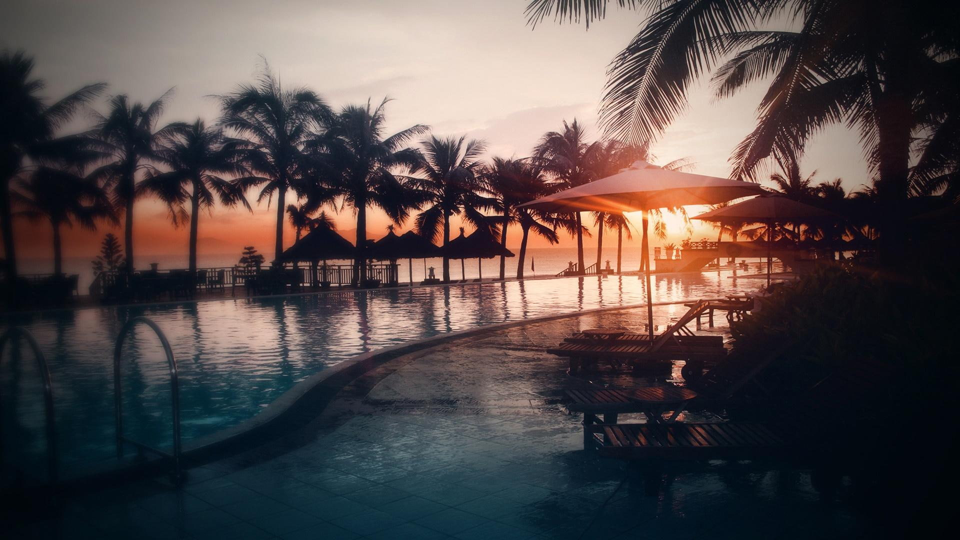 pool, haze, patio, 1080P, nature and landscapes, palms, brown, holiday, sunset, umbrella, HD Wallpaper