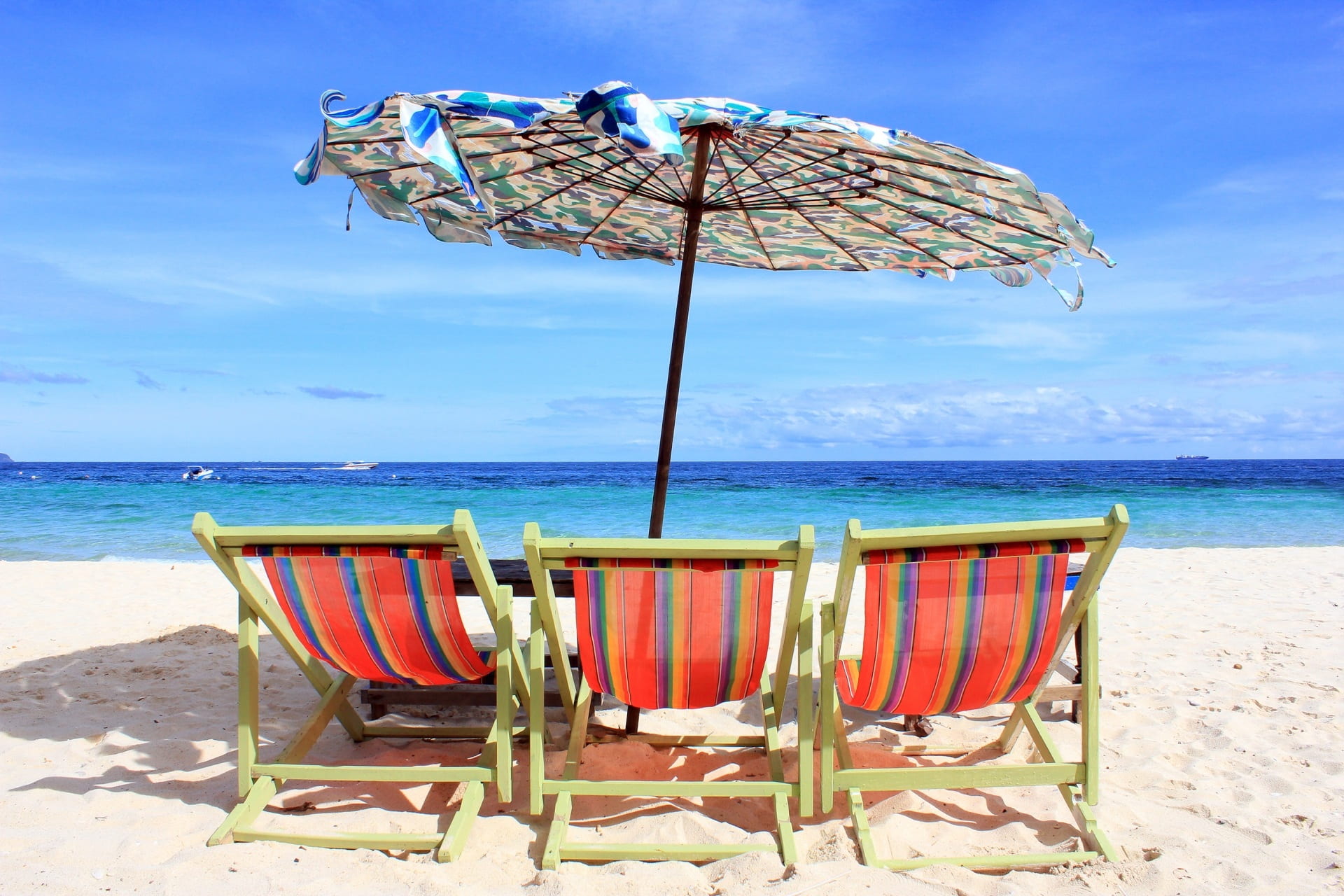 sea, chair, scenics - nature, umbrella, sunny, paradise, nature, patio, three, land, beauty in nature, horizon over water, outdoor, chairs, no people, travel, HD Wallpaper