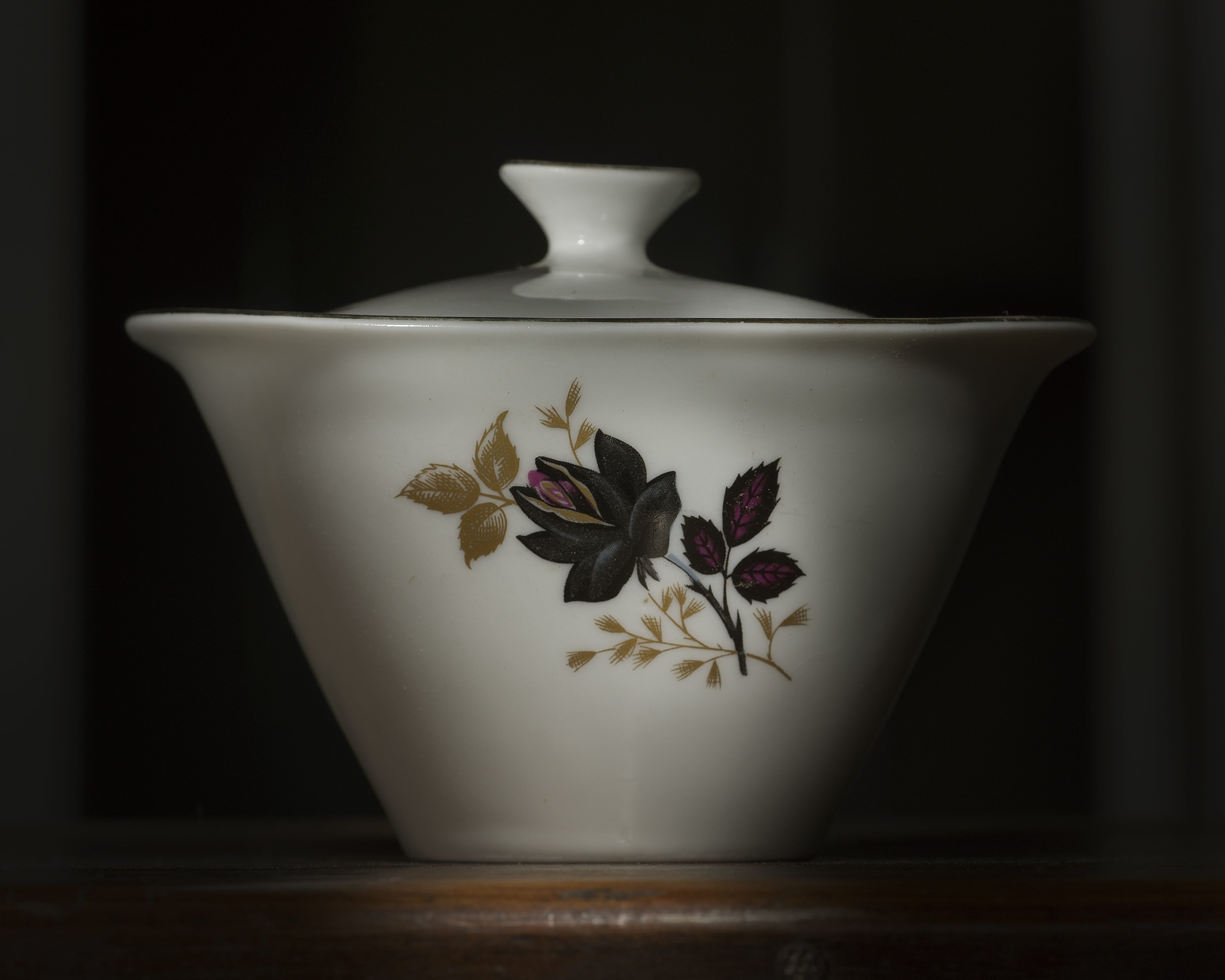 bowl, art and craft, freshness, accessories, pot, floral pattern, mixing bowl, vase, accessory, no people, still life, studio shot, cup, teapot, gemstone, HD Wallpaper
