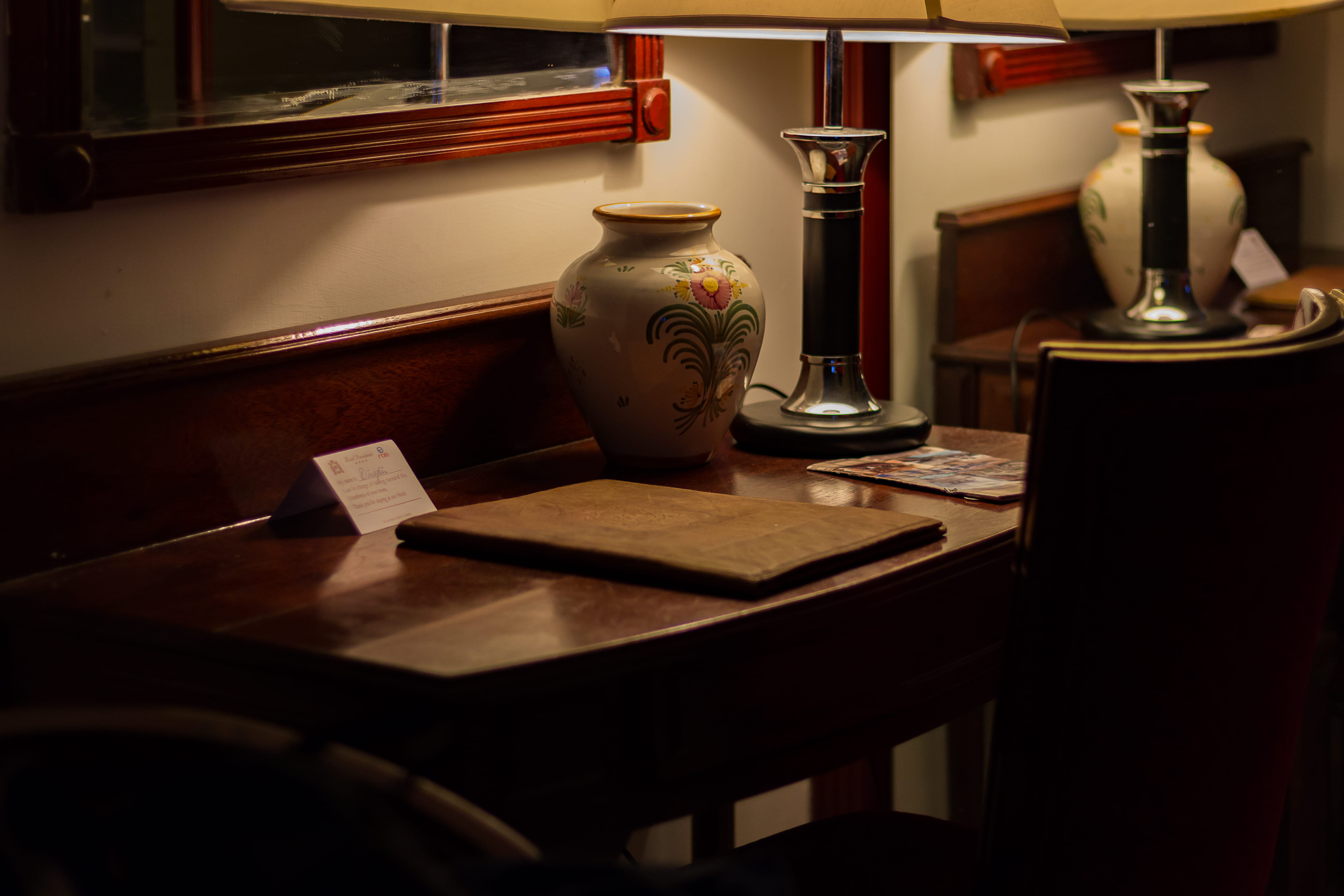 hardwood, wood, dining table, seat, no people, antique, low light, indoors, container, furniture, havana, wood - material, close-up, setting, hotel room, HD Wallpaper