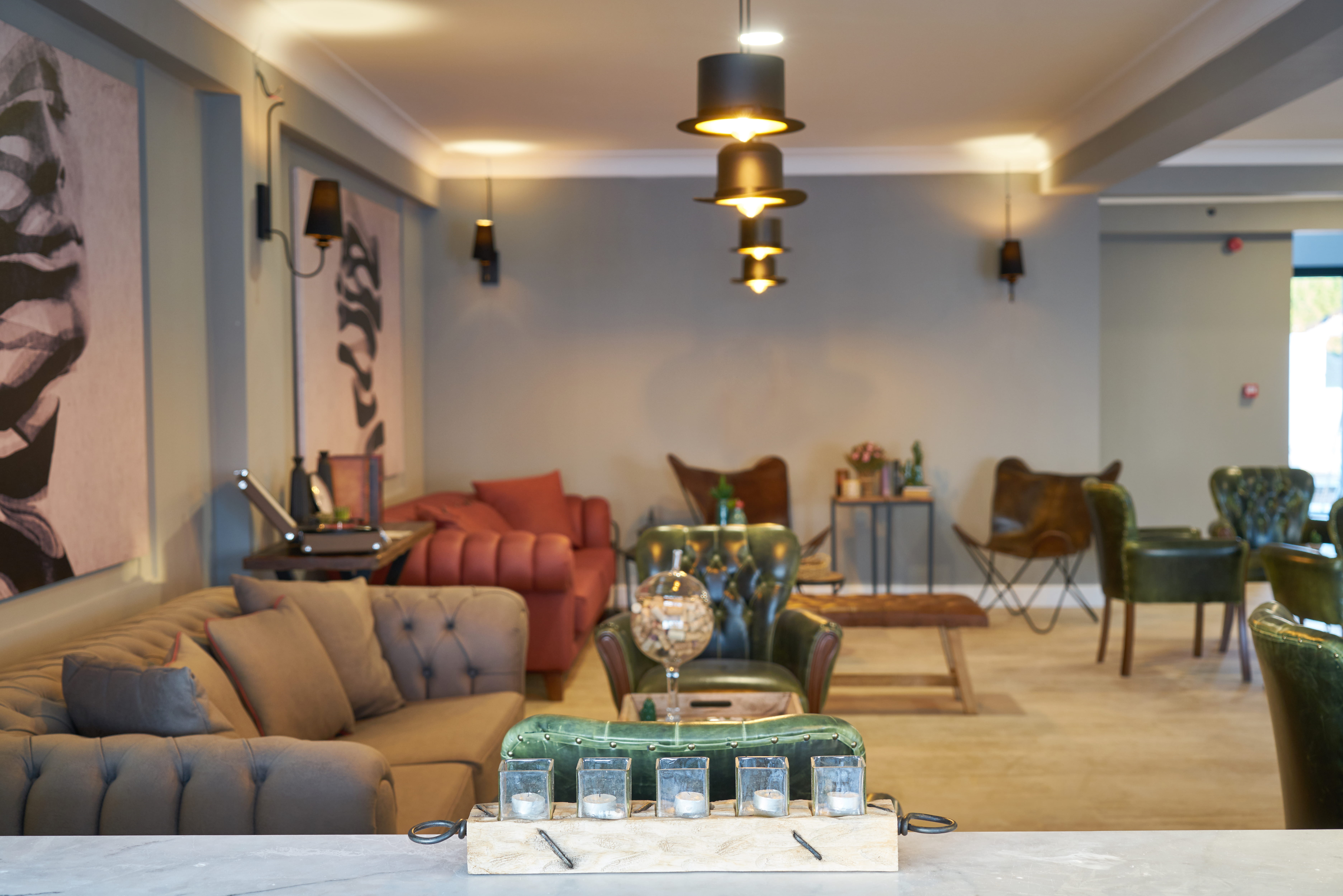 luxury, place, comfort, table, absence, restaurant, chairs, illuminated, glass, electric lamp, holders, floor, modern, 5K, comfortable, setting, candle, HD Wallpaper