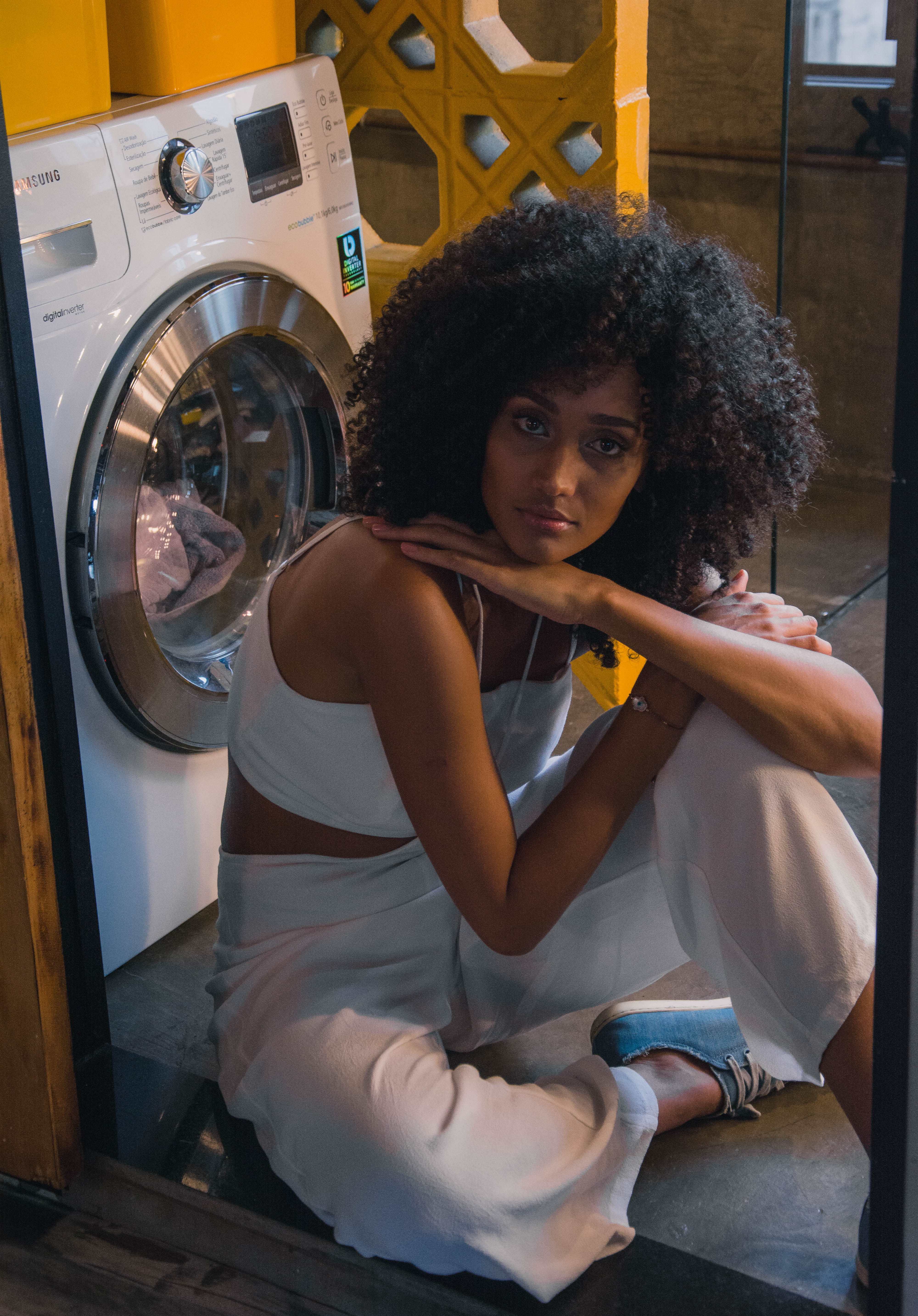 young women, pose, young adult, pretty, technology, one person, full length, facial expression, curly hair, glamour, leisure activity, dryer, machinery, Phone HD Wallpaper