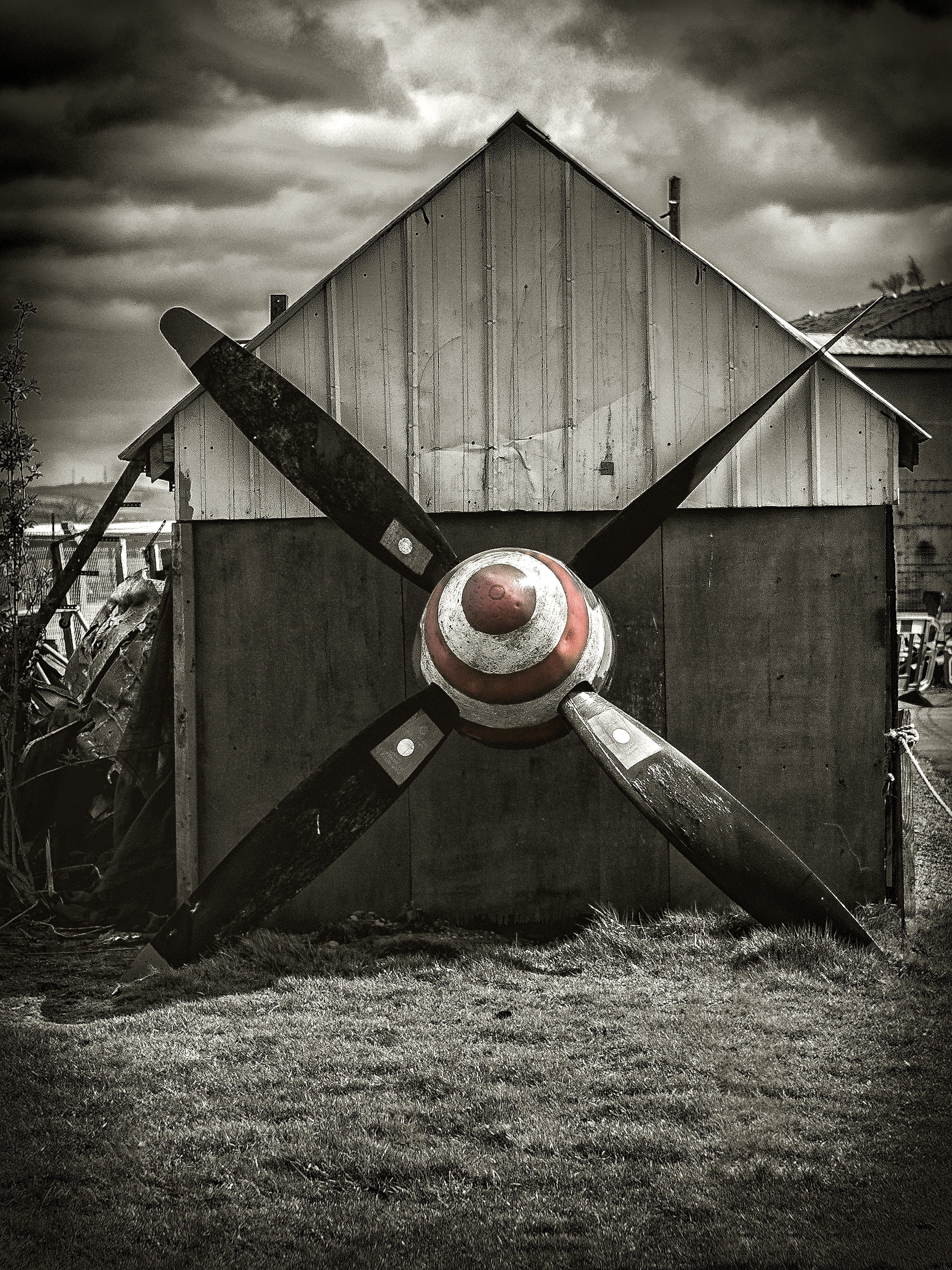 gear, water tower, the past, pump, land, cloud - sky, grass, wheel, day, building exterior, gas pump, housing, no people, screw, field, spider web, metal, Phone HD Wallpaper