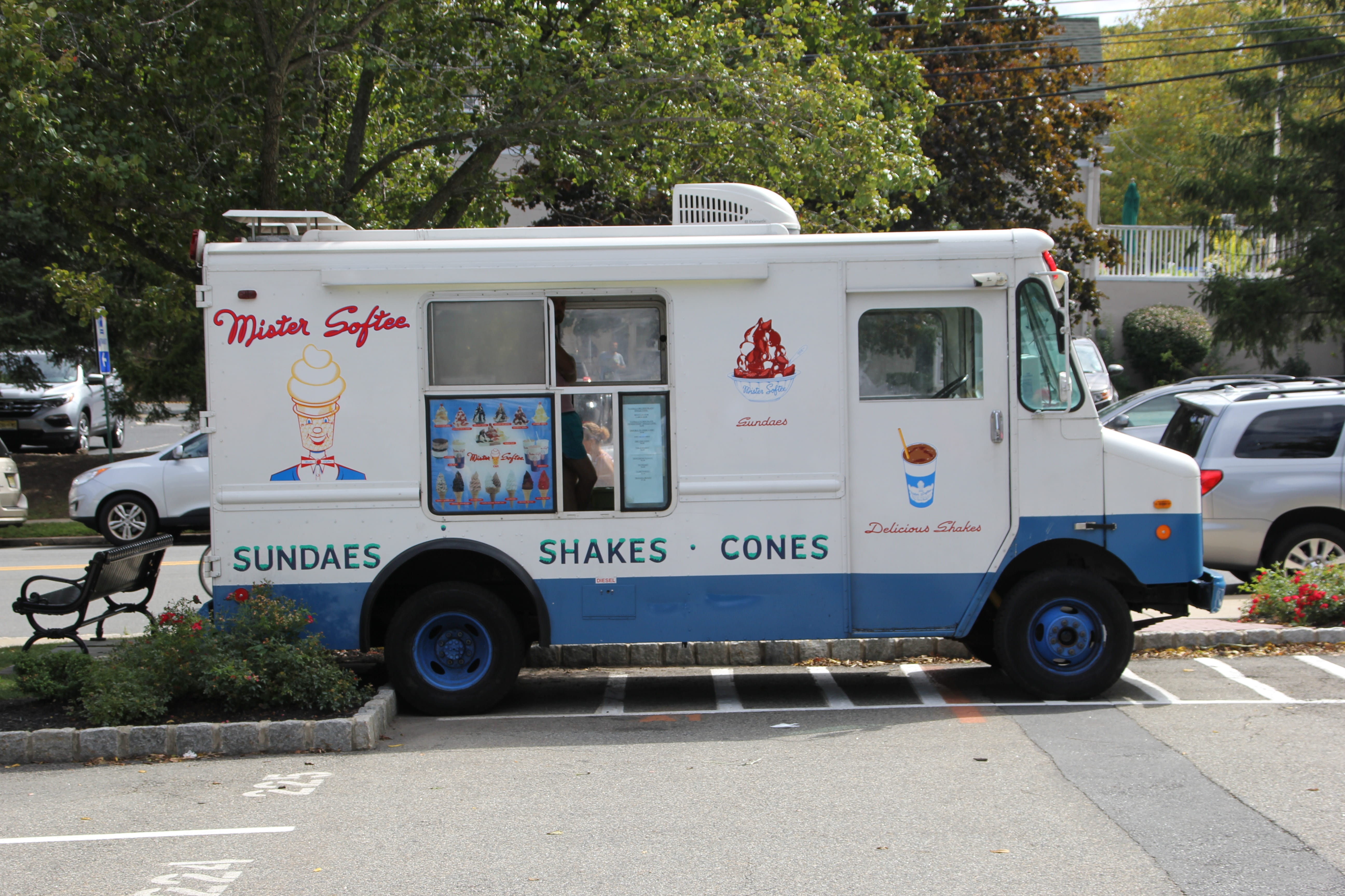 Dessert, 5K, Food Truck, no people, motor vehicle, tree, van, day, white, gray, road, van - vehicle, western script, city, communication, car, Ice-Cream, HD Wallpaper