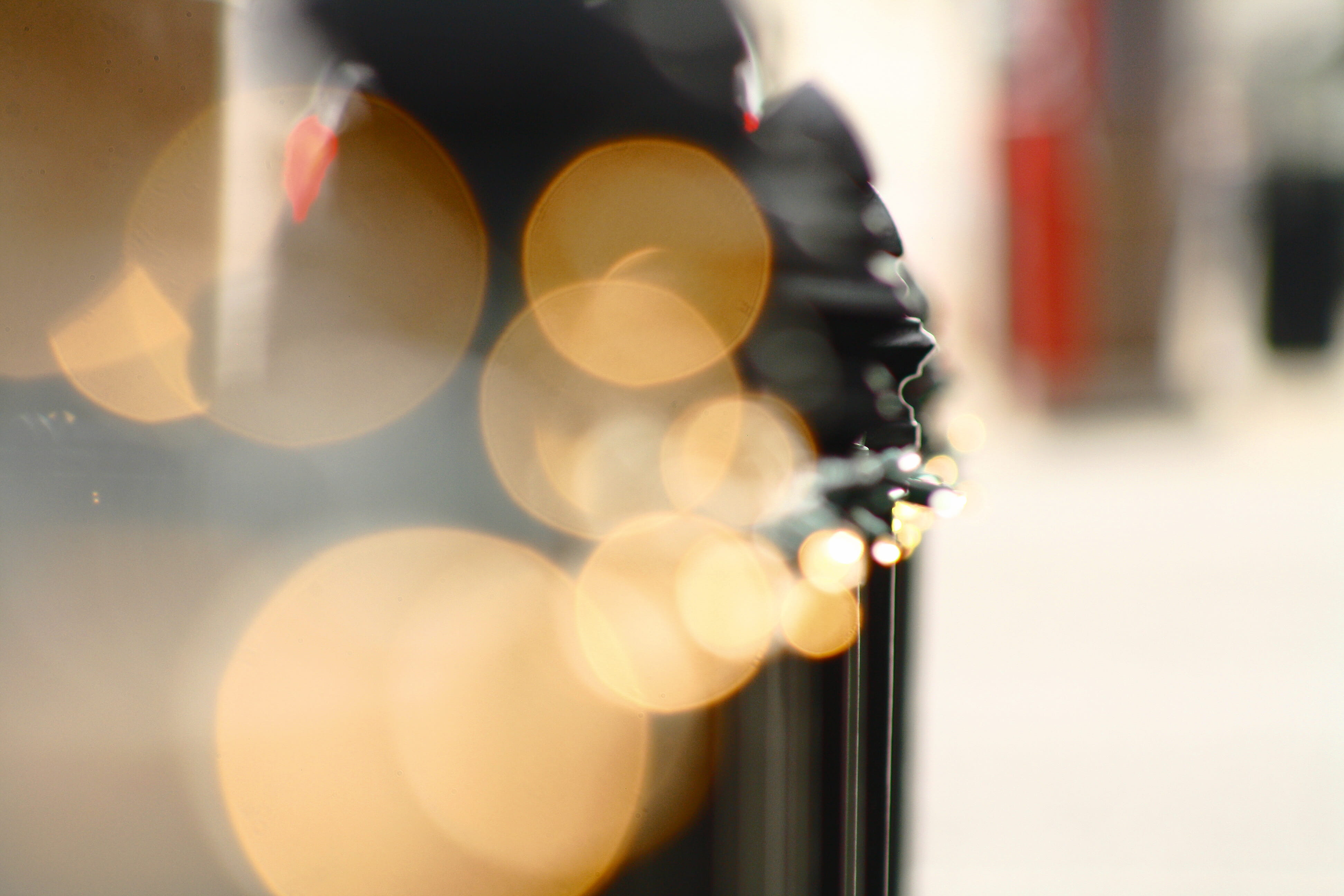 close-up, single object, selective focus, defocused, city, day, 4K, manufacturing equipment, lights, bokeh, bright, lens flare, urban, metal, photography, HD Wallpaper