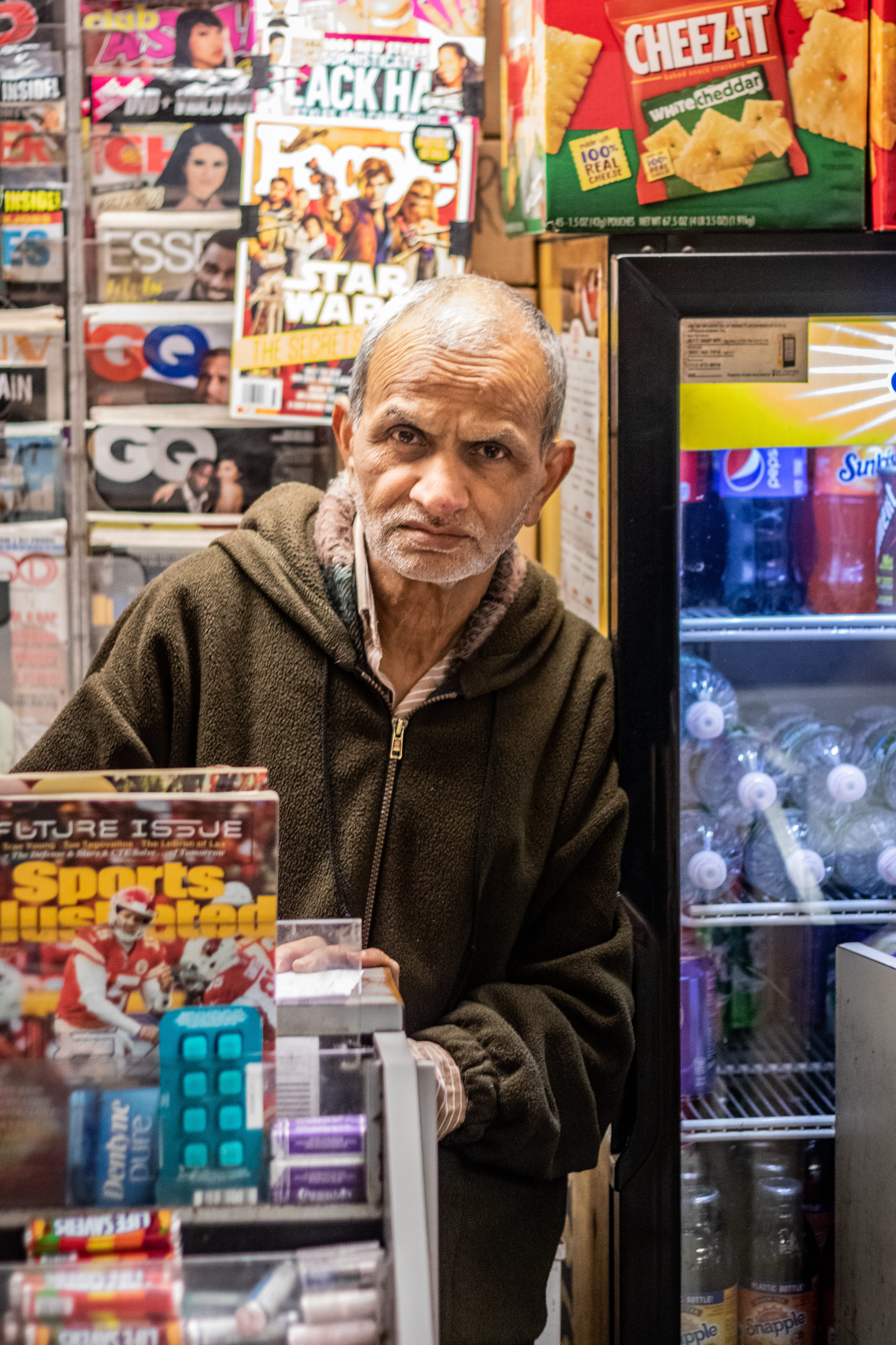 choice, grocery store, portrait, men, street photo, 5K, shop, retail, pantry, buying, waist up, face, food and drink, males, serious, small business, one person, Phone HD Wallpaper