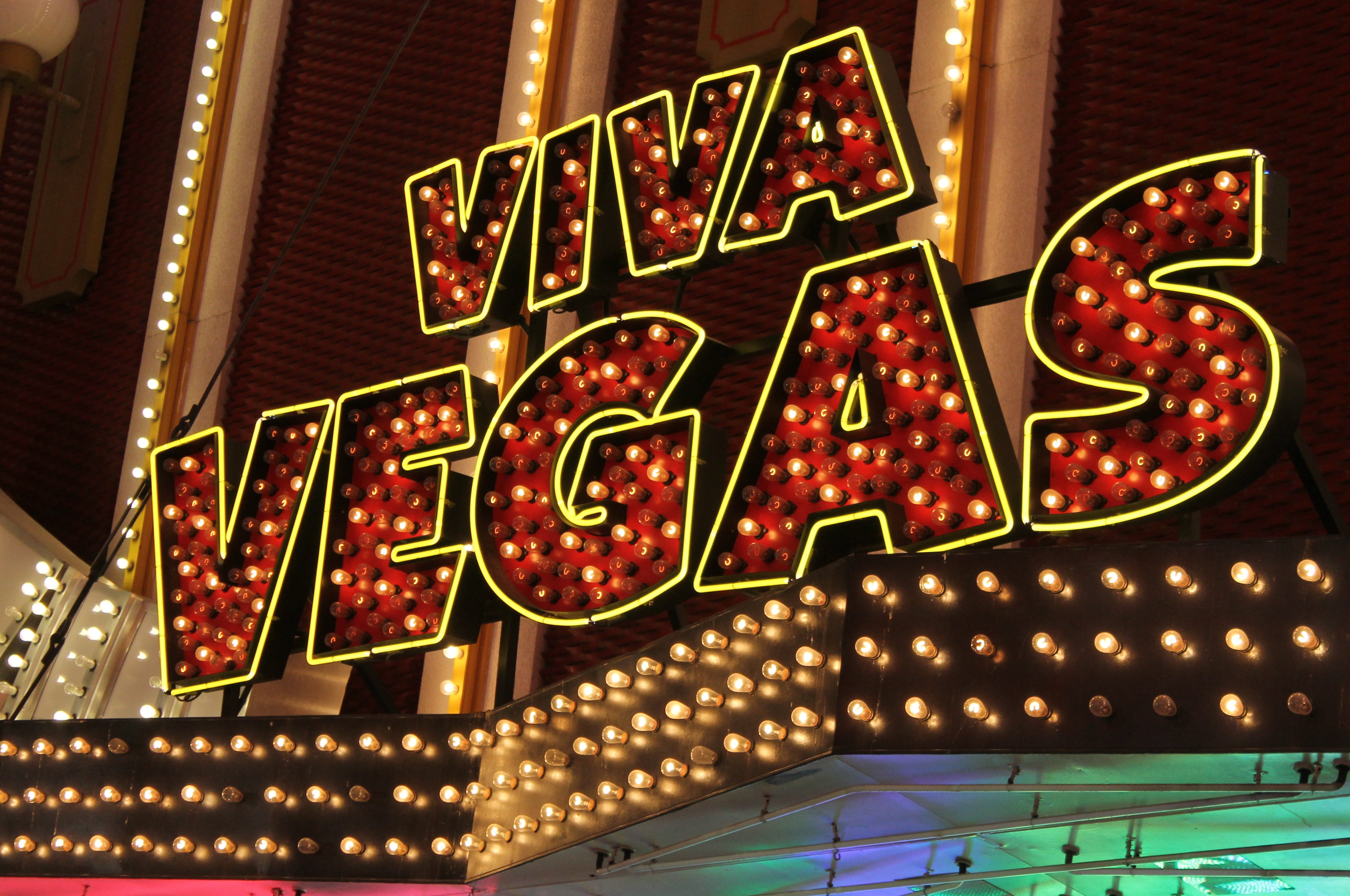 sweet food, las vegas, still life, vegas, signboard, gambling, advertising, indulgence, freshness, red, design, indoors, billboard, no people, table, viva, HD Wallpaper