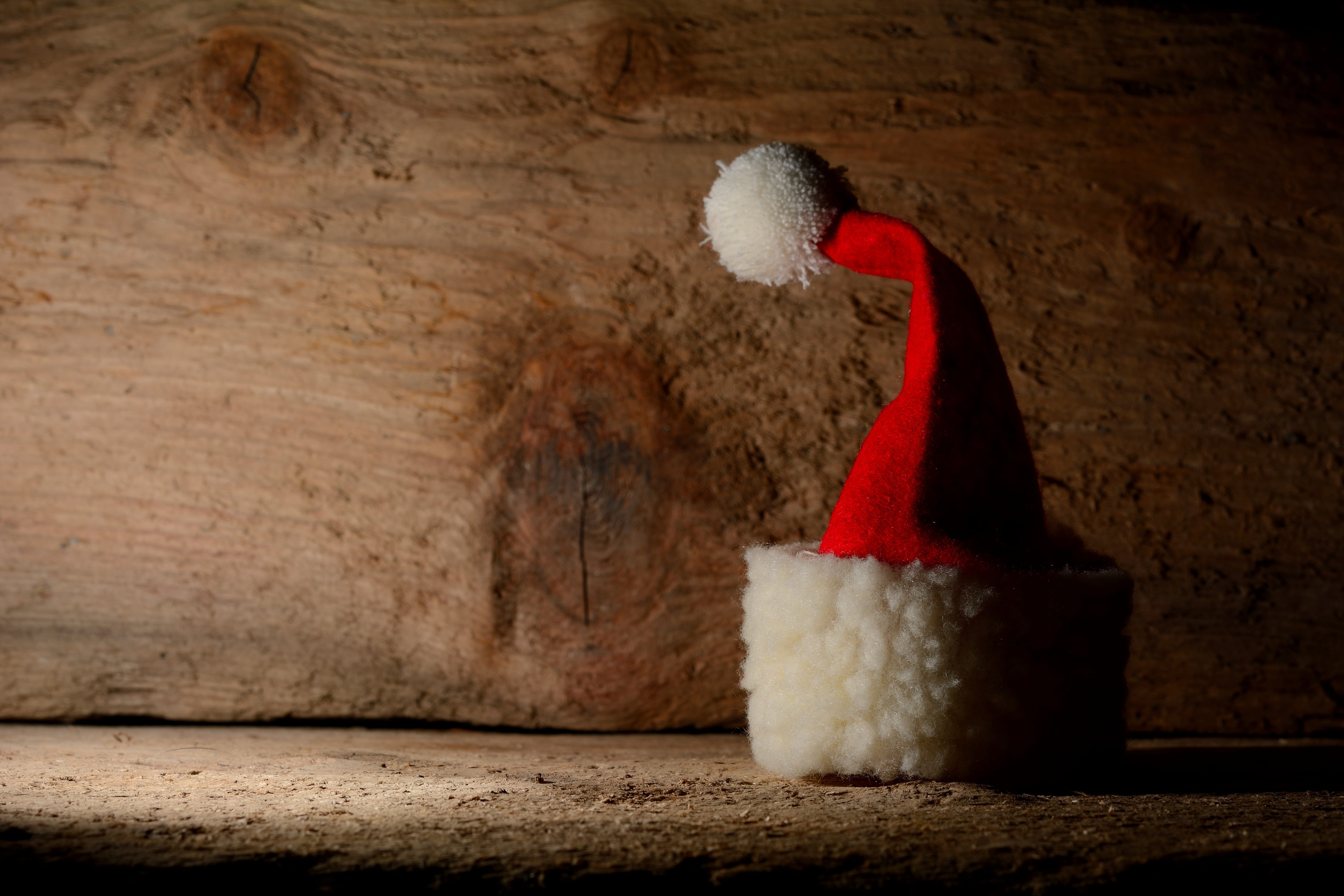 wood - material, tip, celebration, red, wood, white color, holiday, santa hat, background, christmas, art and craft, food and drink, indoors, deco, 5K, HD Wallpaper
