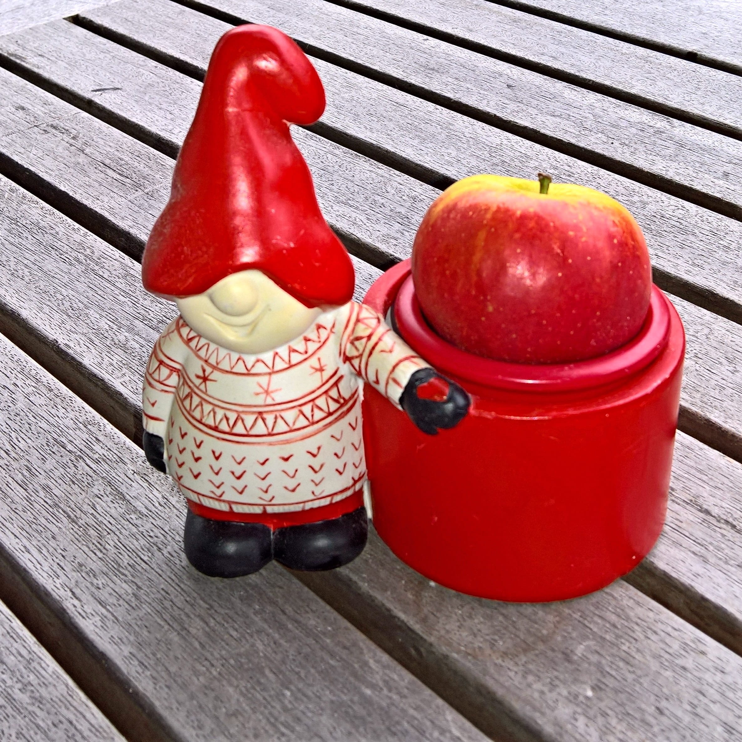 norwegian pullover, with apple, healthy eating, lighting equipment, cute, outdoors, over eyes going, close-up, wood - material, two objects, funny, red, Phone HD Wallpaper