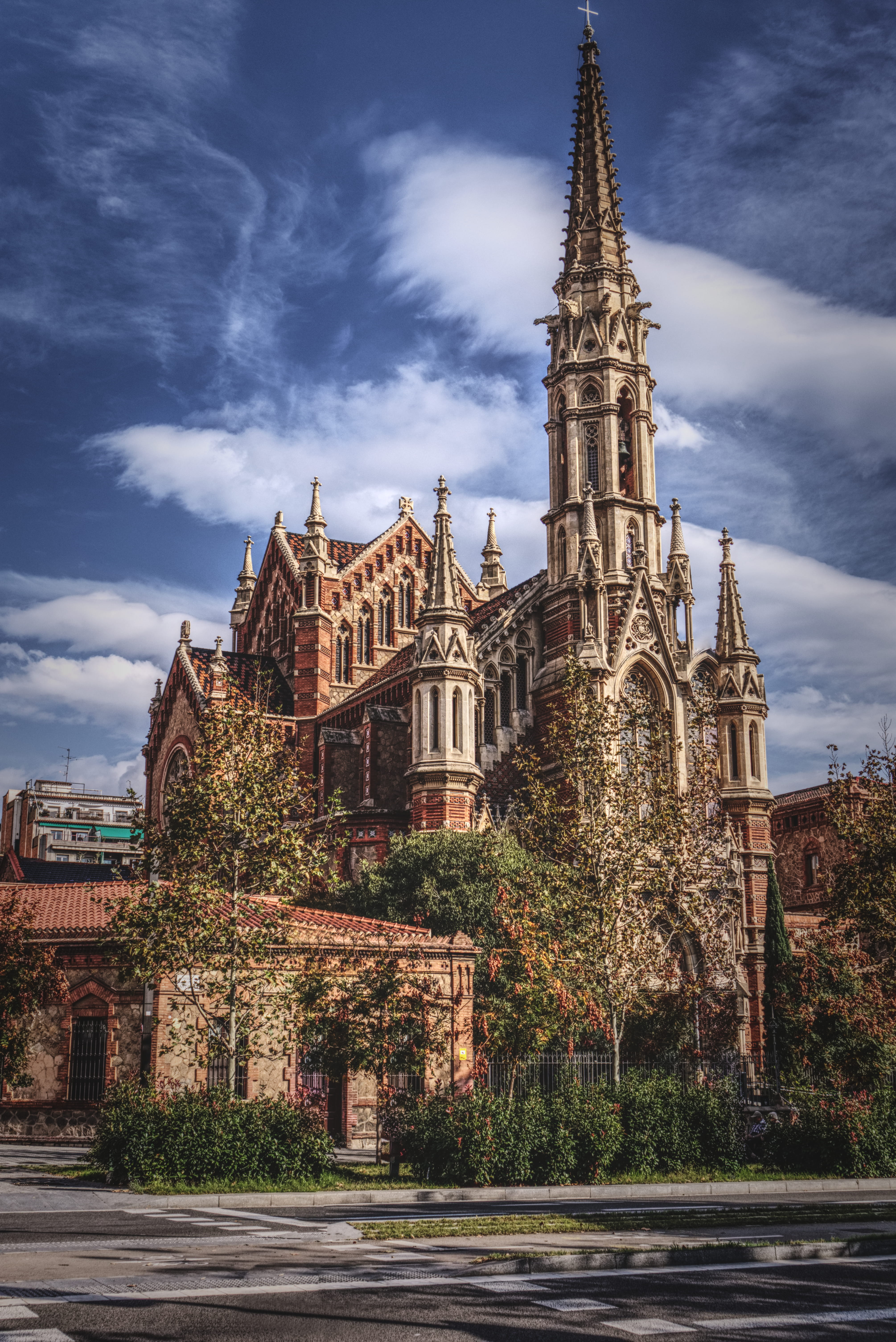 no people, built structure, 5K, travel, place of worship, plant, spirituality, spain, barcelona, sky, religion, tree, spire, architecture, street, urban, Phone HD Wallpaper