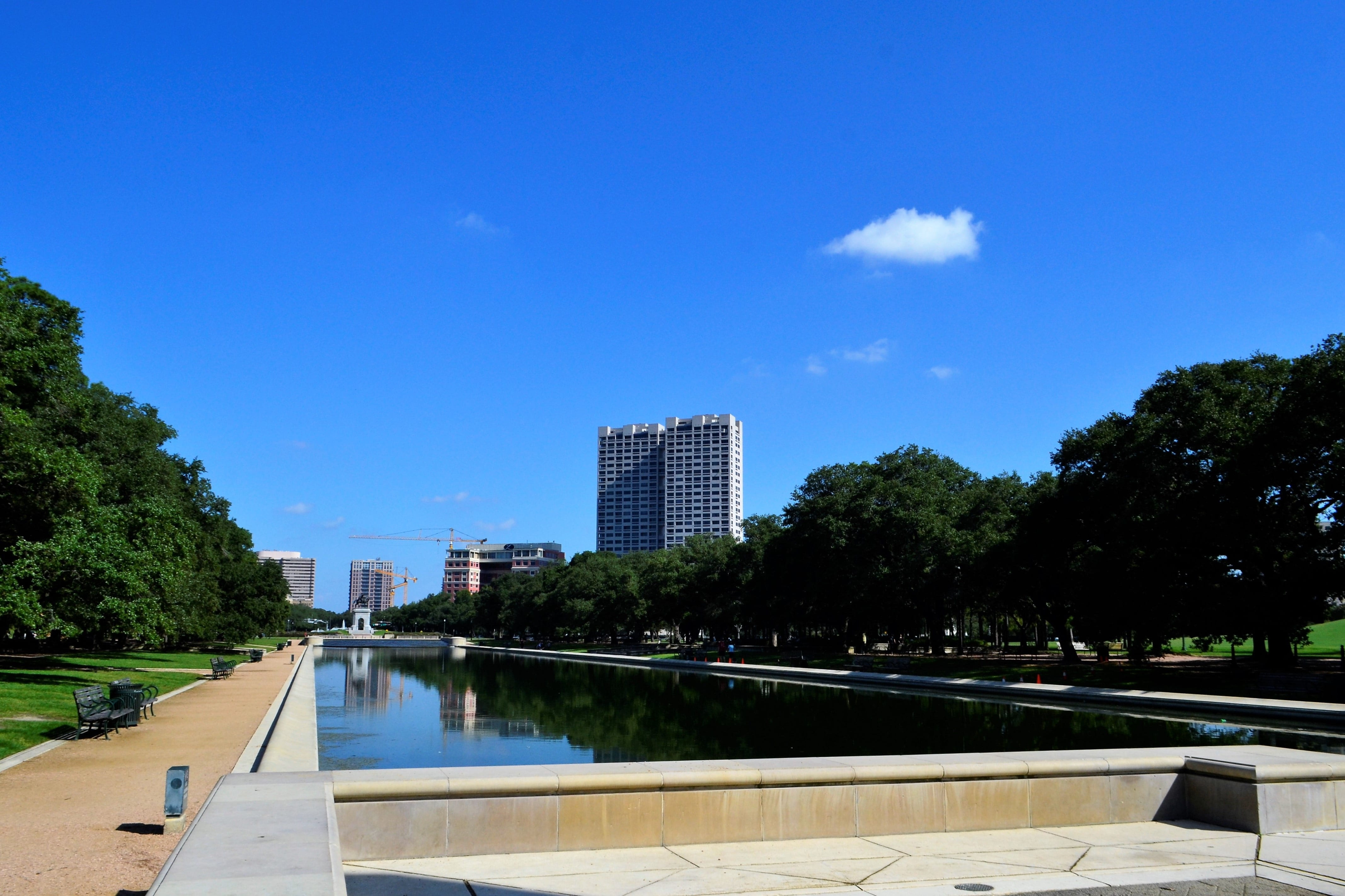 beige, blue, architecture, monumental, tree, clouds, clear sky, building, houston texas, office building exterior, pond, sky, man made, trees, modern, swimming pool, HD Wallpaper