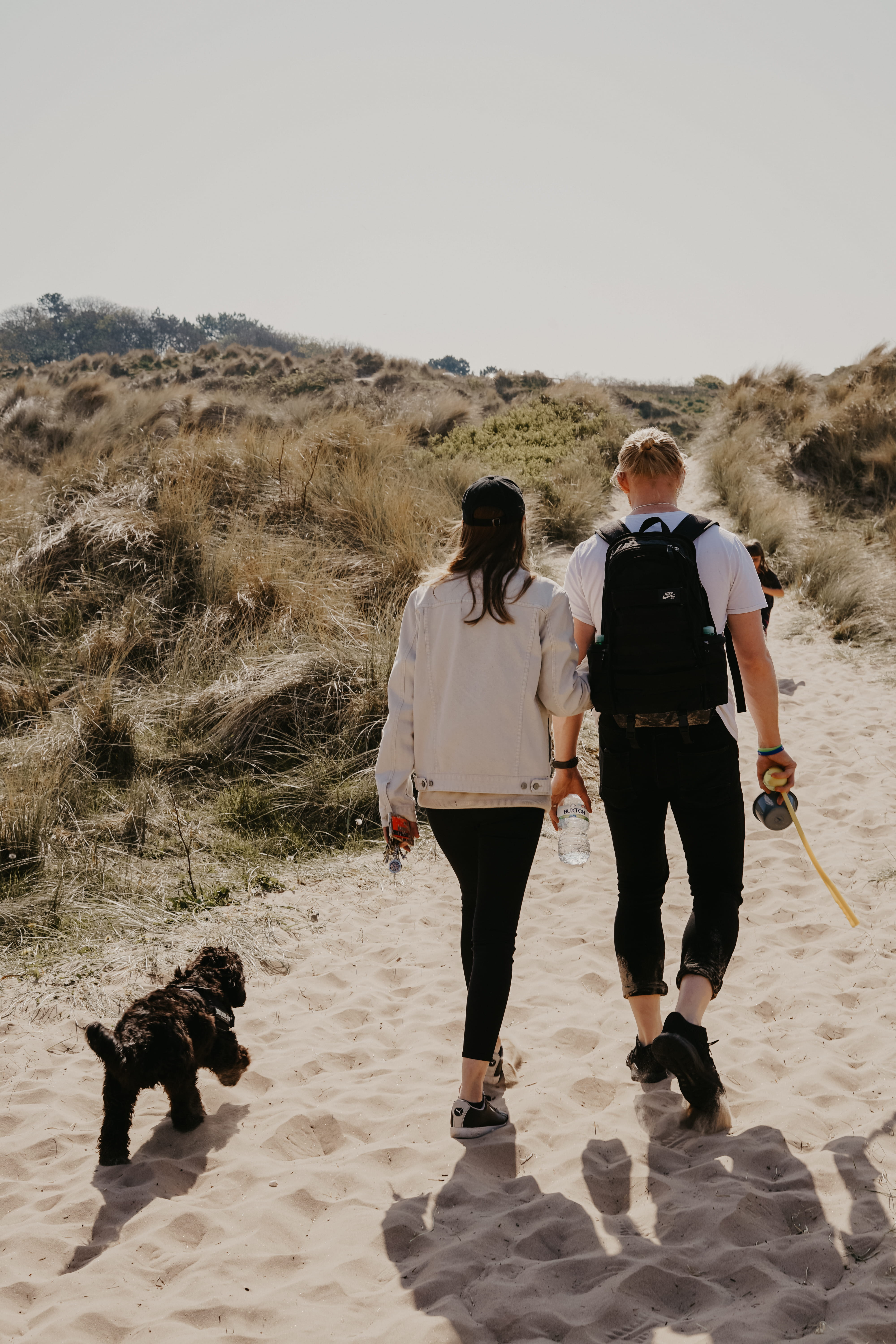 soil, positive emotion, full length, people, human, sleeve, black, leisure activity, backpack, mammal, togetherness, 5K, vertebrate, animal, hiking, real people, Phone HD Wallpaper