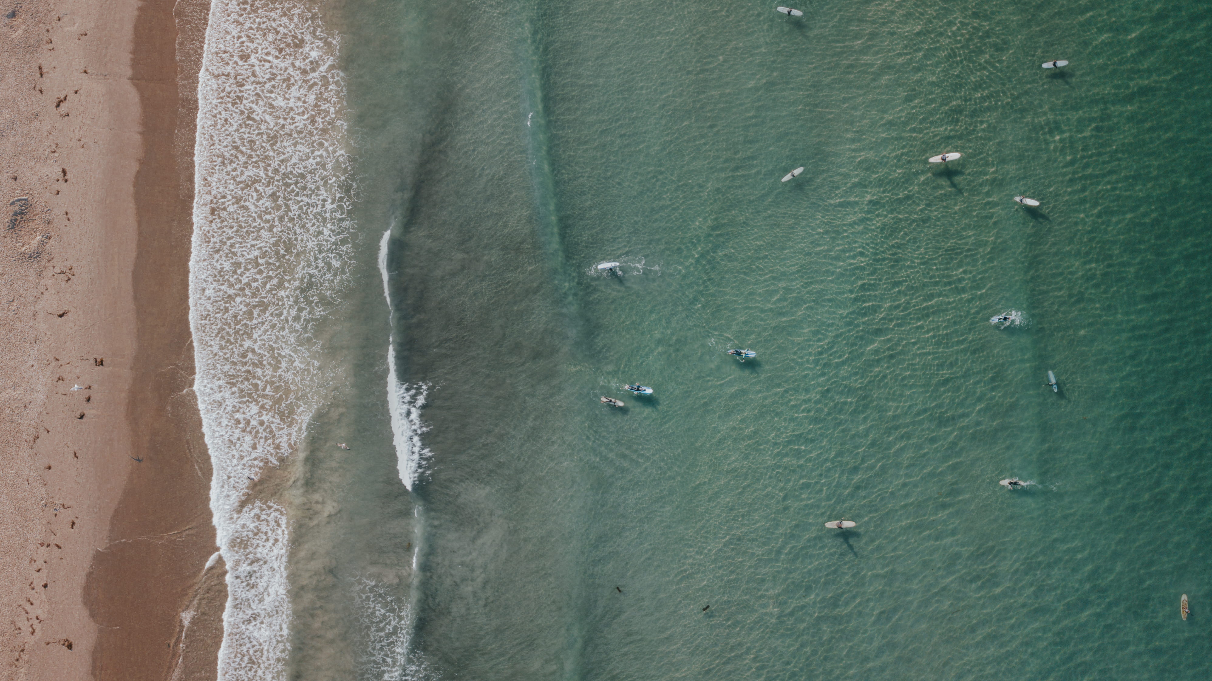 turquoise colored, surfboard, outdoors, backgrounds, tranquility, green color, beach, sport, from above, beauty in nature, group, people, ocean, scenics - nature, HD Wallpaper