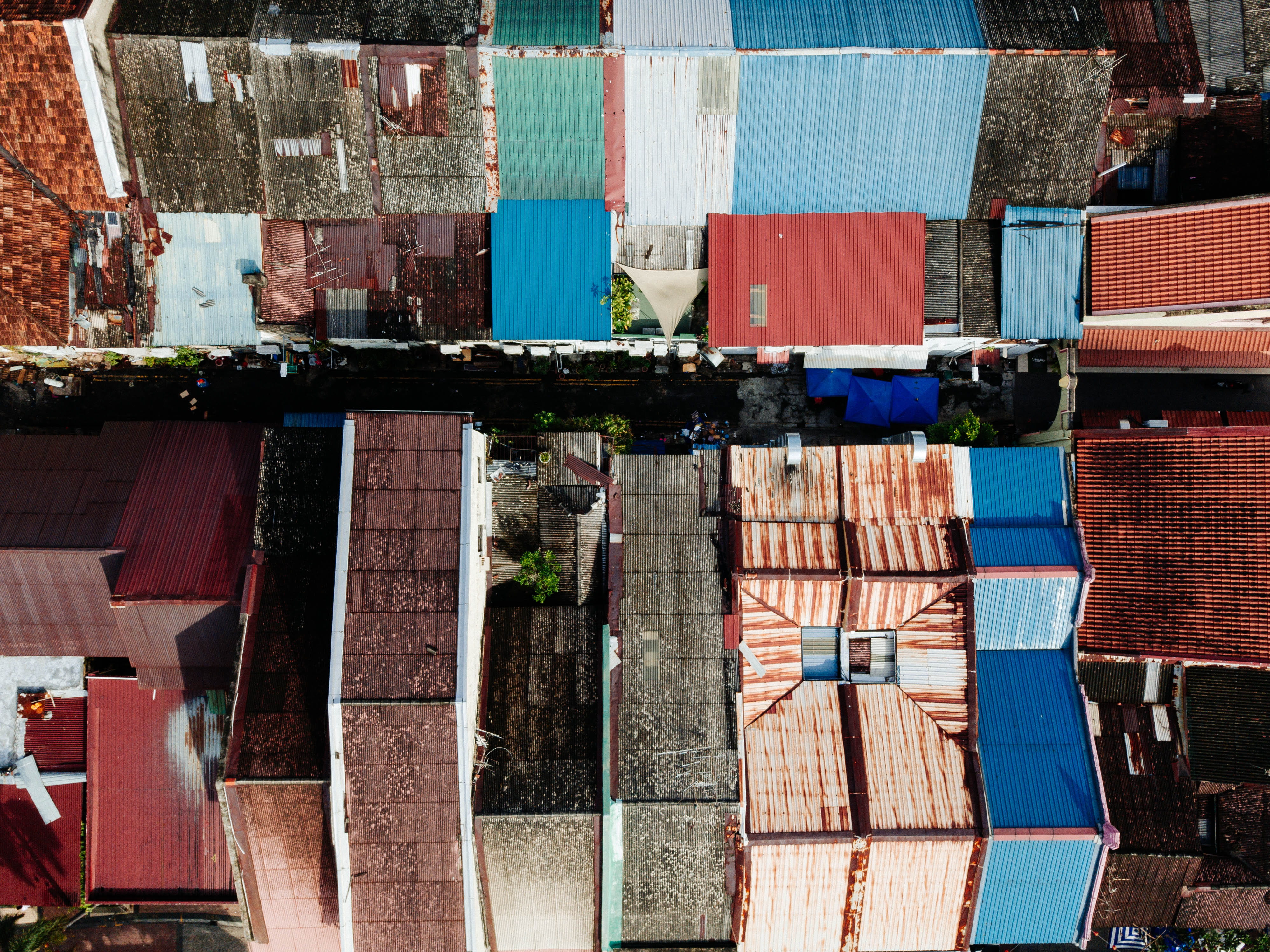 structure, roofs, roof, architecture, nature, outdoors, 4K, building, hanging, multi colored, full frame, aerial, photography, corrugated, backgrounds, HD Wallpaper