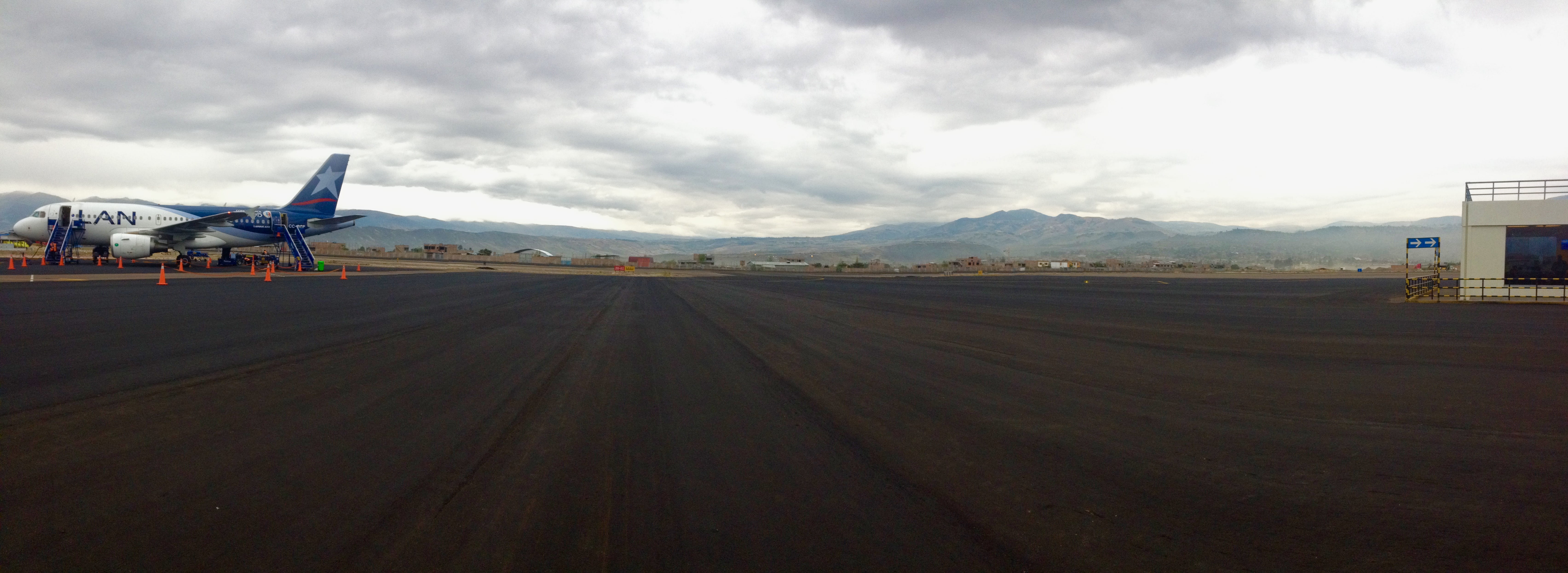 via via hotel, mountain, aerospace industry, ayacucho, airplane, journey, panoramic, sierra, catedral de ayacucho, air vehicle, airport, architecture, no people, HD Wallpaper