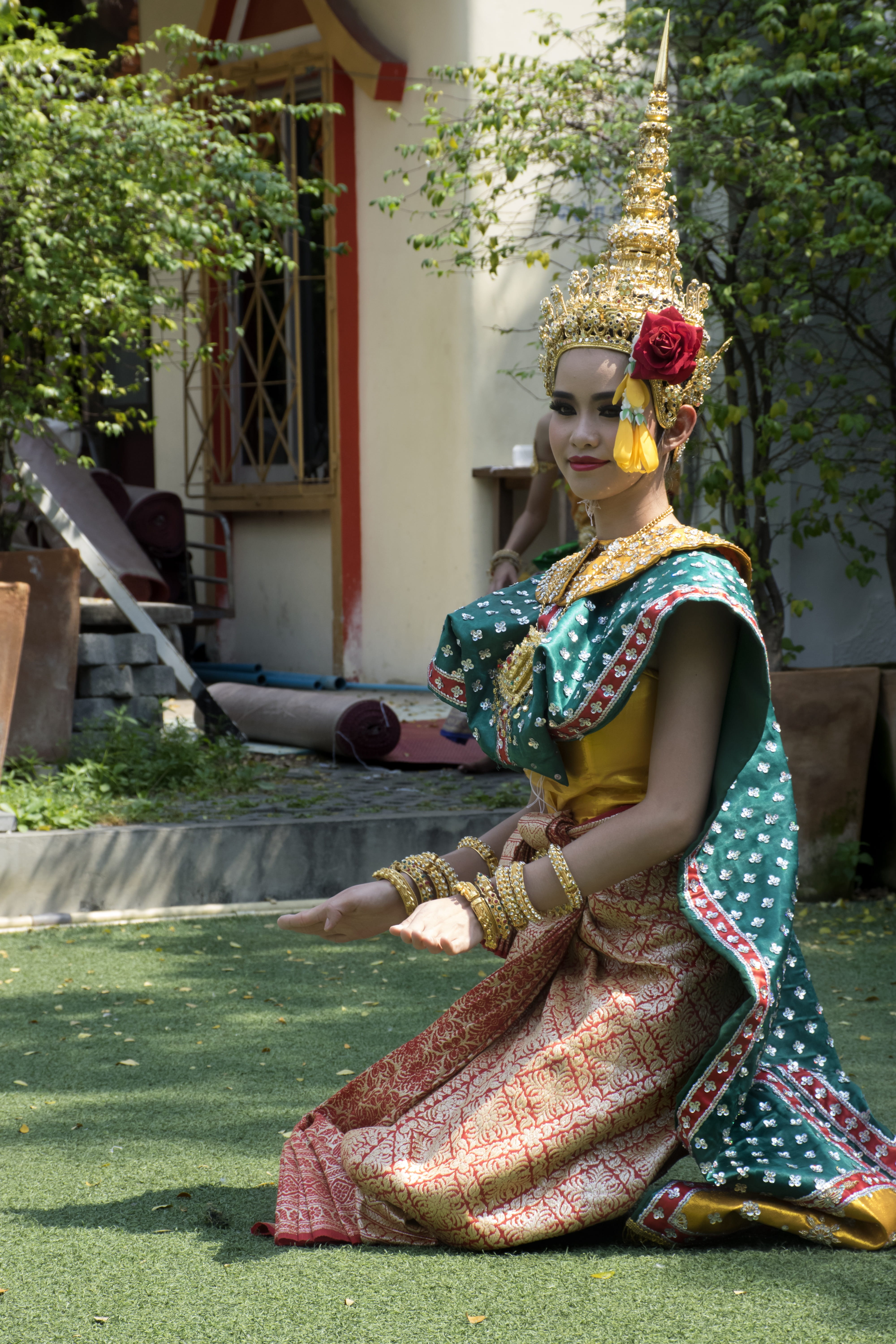 plant, thailand, attractive, one person, real people, building exterior, costume, young adult, clothing, silk, adult, thai culture, day, full length, asian, Phone HD Wallpaper