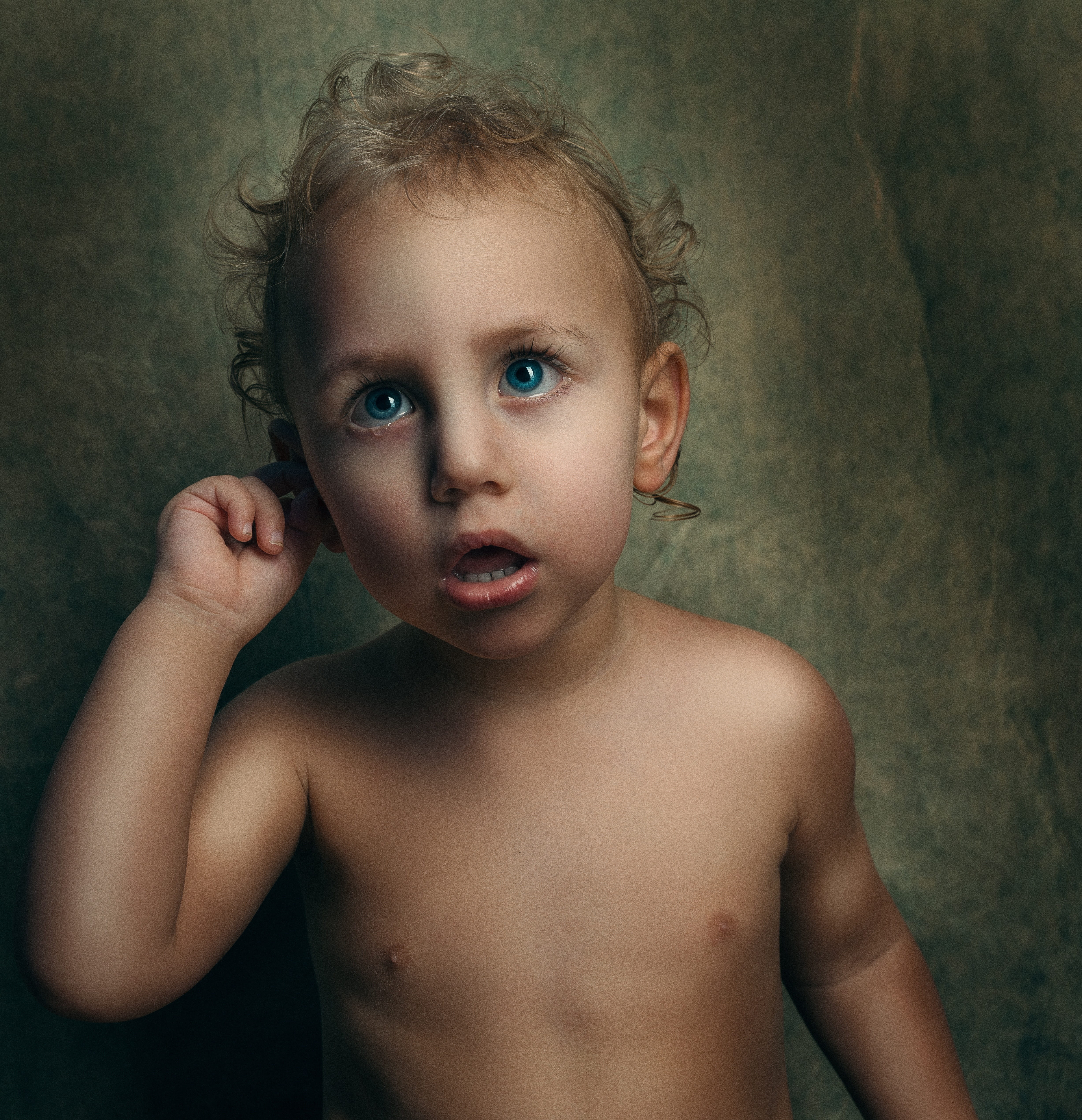 looking at camera, leisure activity, innocence, toddler, sorry, standing, shirtless, child, looking, small, man, contemplation, wall, real people, people, Phone HD Wallpaper