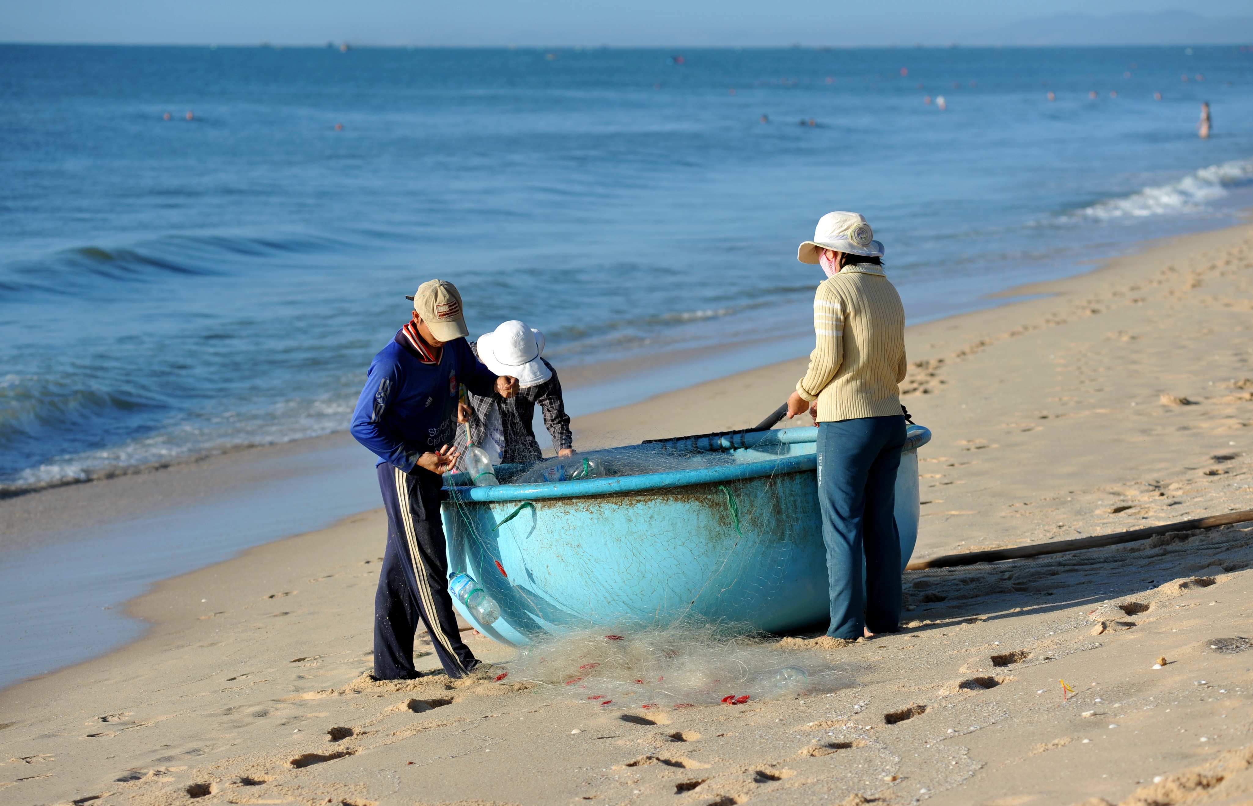 vacation, sand, fishermen, heat, day, nature, fisherman, scenics - nature, outdoors, beach, adult, nautical Vessel, men, fishing, asia, real people, 4K, HD Wallpaper