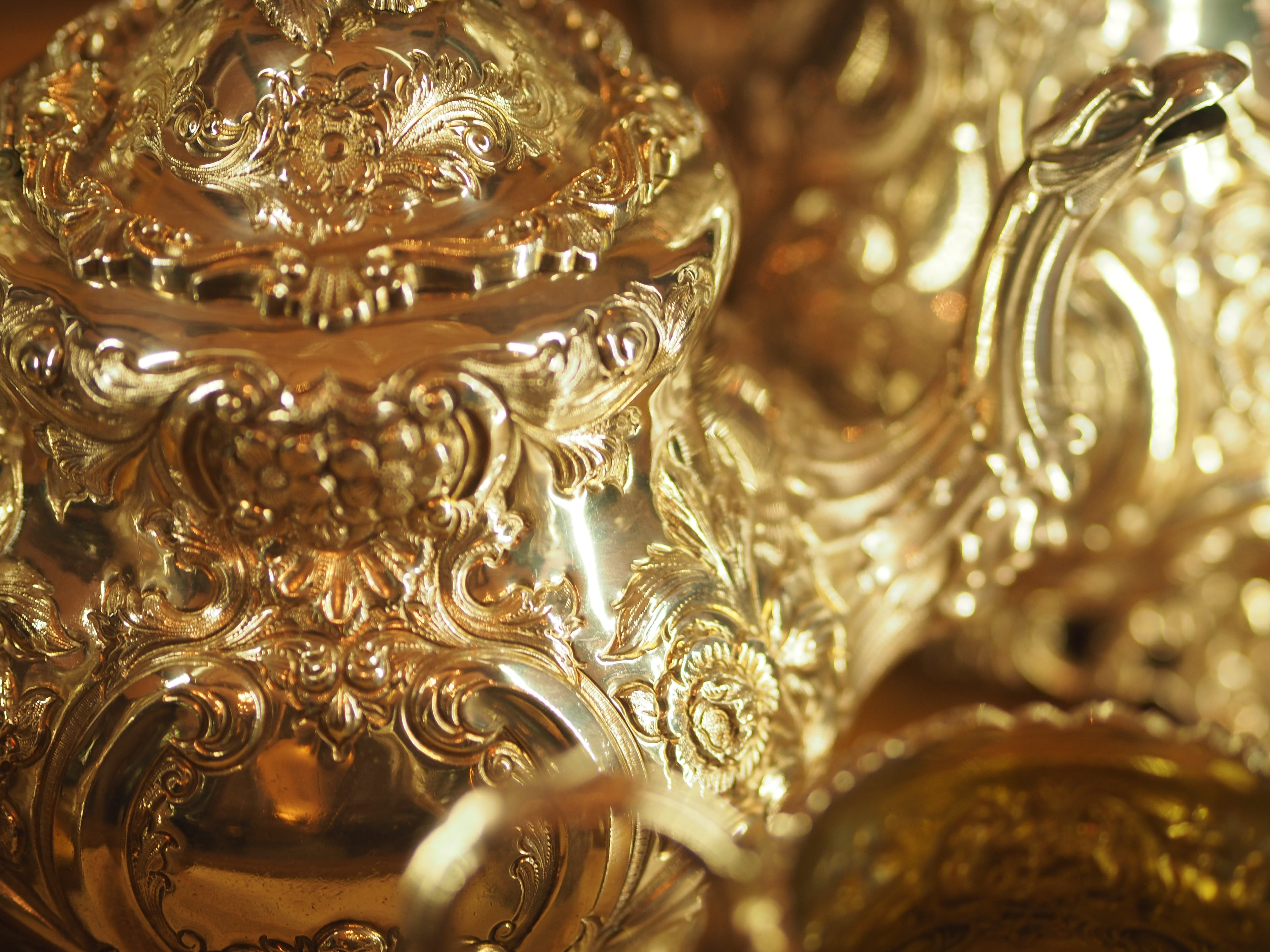 antique, precious, 4K, floral pattern, metal, design, Tea Pot, Treasure, shine, pattern, close-up, full frame, art and craft, silver colored, representation, HD Wallpaper