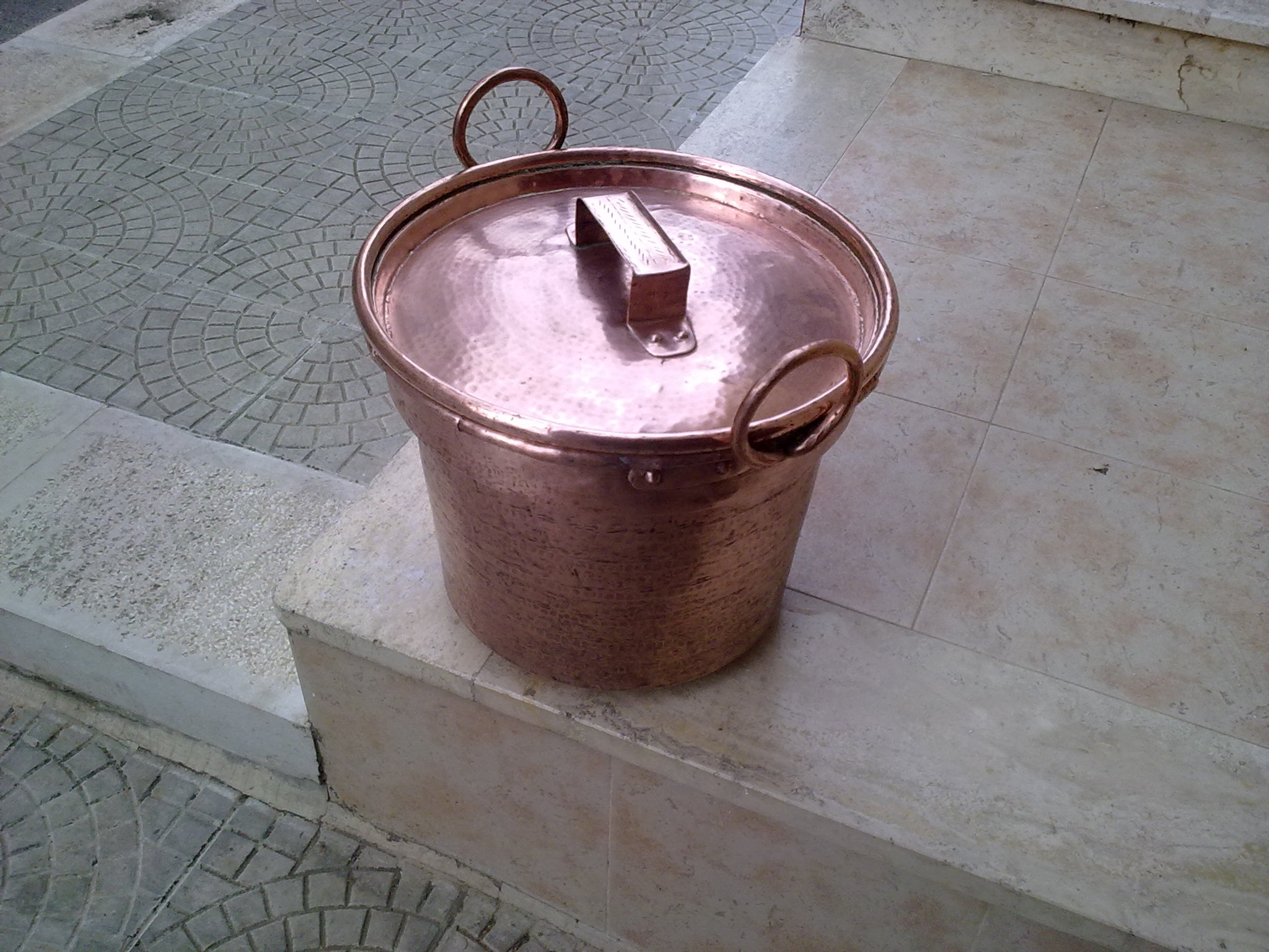 pot, sunlight, gold, red, coffee, still life, metal, tiled floor, rosa, 1080P, household equipment, indoors, food and drink, refreshment, day, nature, HD Wallpaper