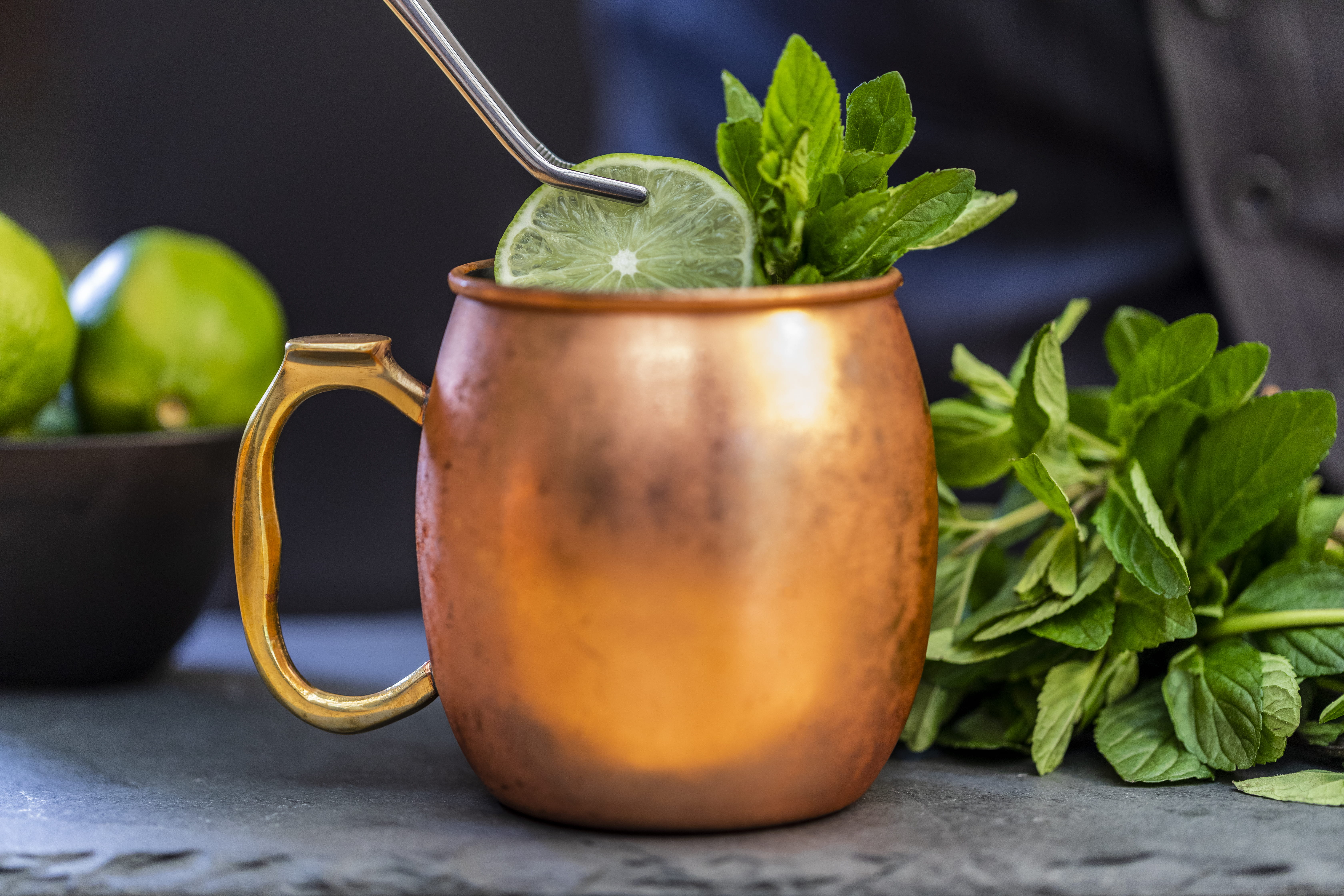 vegetarian food, ice, leaf, vase, mug, blur, pottery, planter, sliced, potted plant, vegetable, food, wellbeing, copper, food and drink, refreshment, plant part, HD Wallpaper
