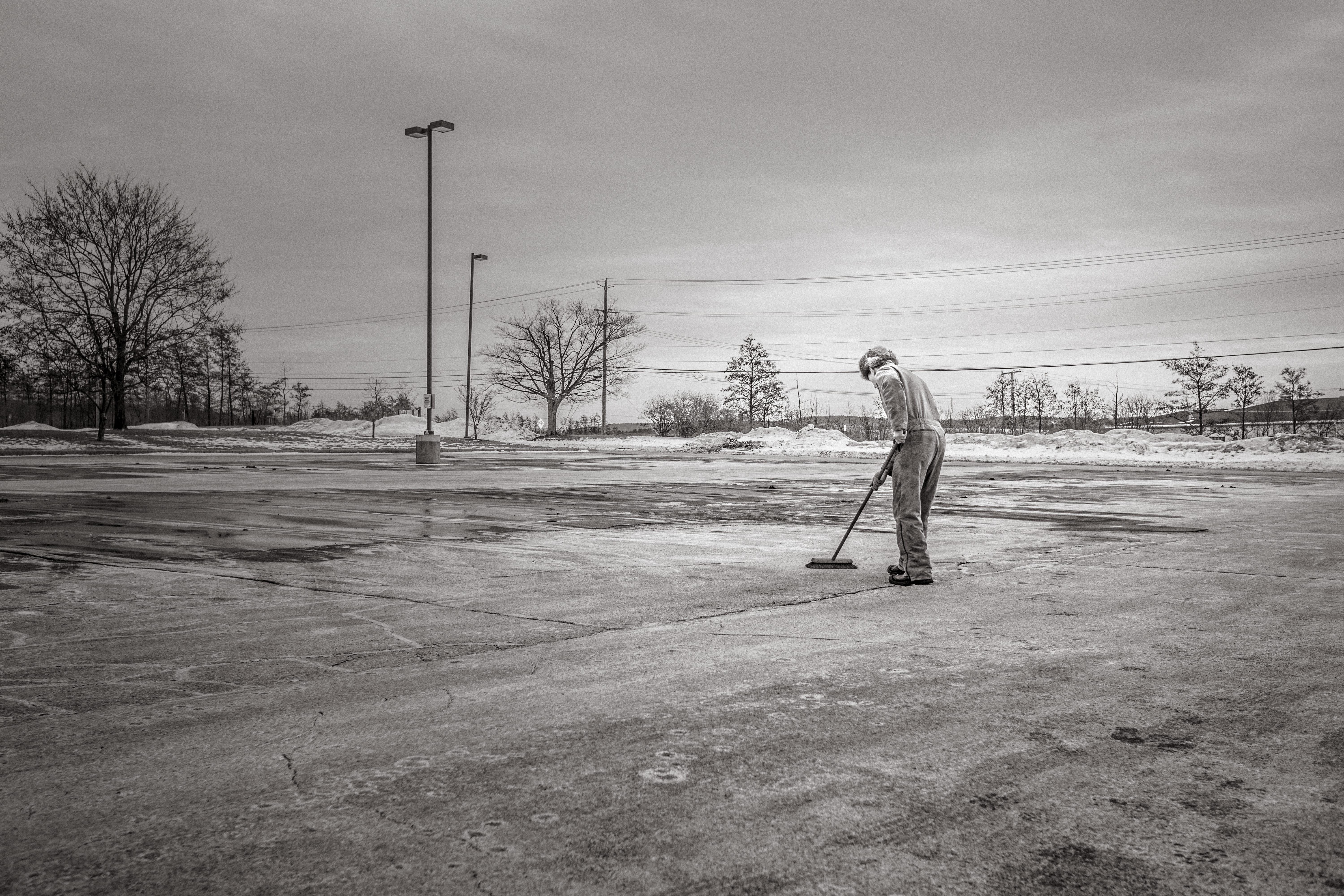 sweeping, clean, street, person, 5K, males, standing, one person, sky, working, cleaning, nature, caretaker, leisure activity, man, winter, sport, sweep, HD Wallpaper