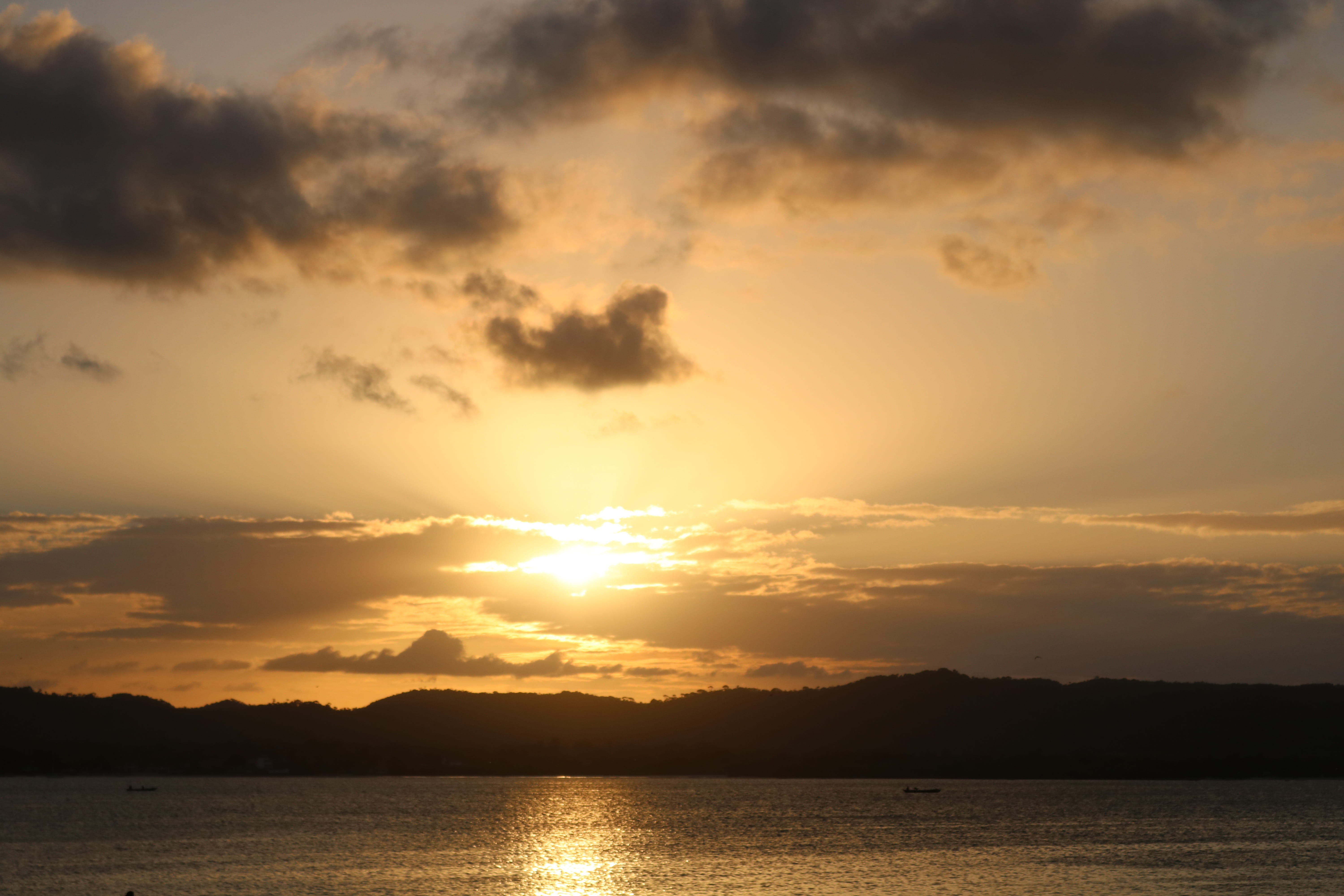 scenics - nature, 5K, salinas, sunlight, silhouette, sea, sky, dramatic sky, cloud - sky, tranquility, beauty in nature, idyllic, tranquil scene, mountain range, HD Wallpaper