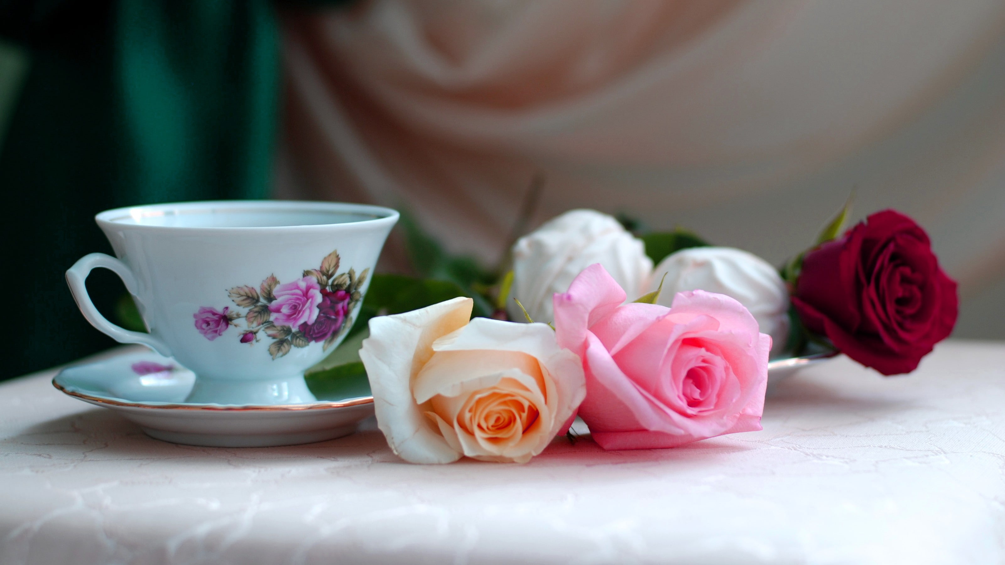 saucer, tea - hot drink, petal, indoors, pink color, 2K, hot drink, flowers, tea cup, flower arrangement, rose, mug, rose - flower, crockery, flowering plant, HD Wallpaper