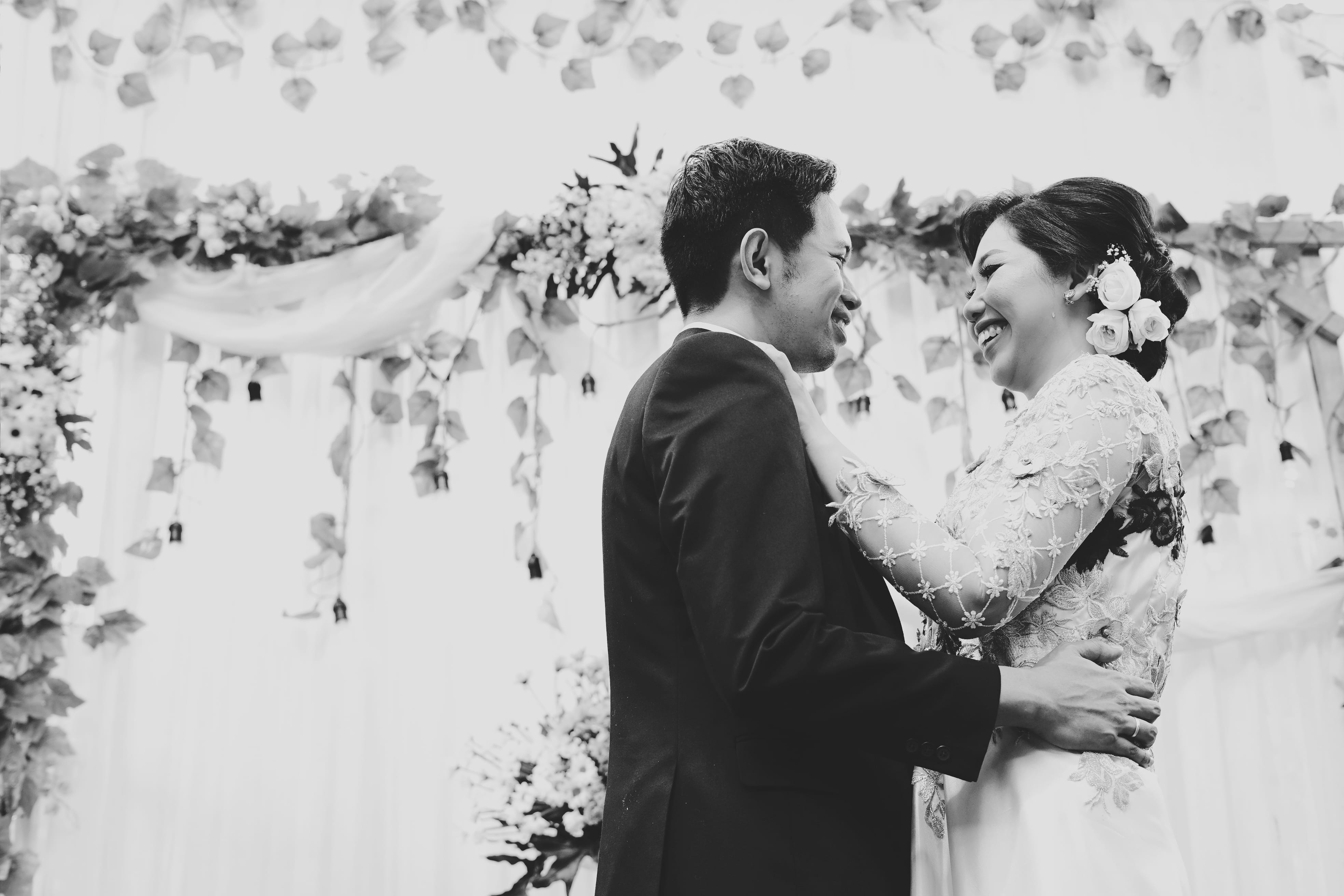 flower, adult, dancing, wedding dress, wedding ceremony, heterosexual couple, wedding, fashion, married, bride, smiling, flower arrangement, love, greyscale, HD Wallpaper