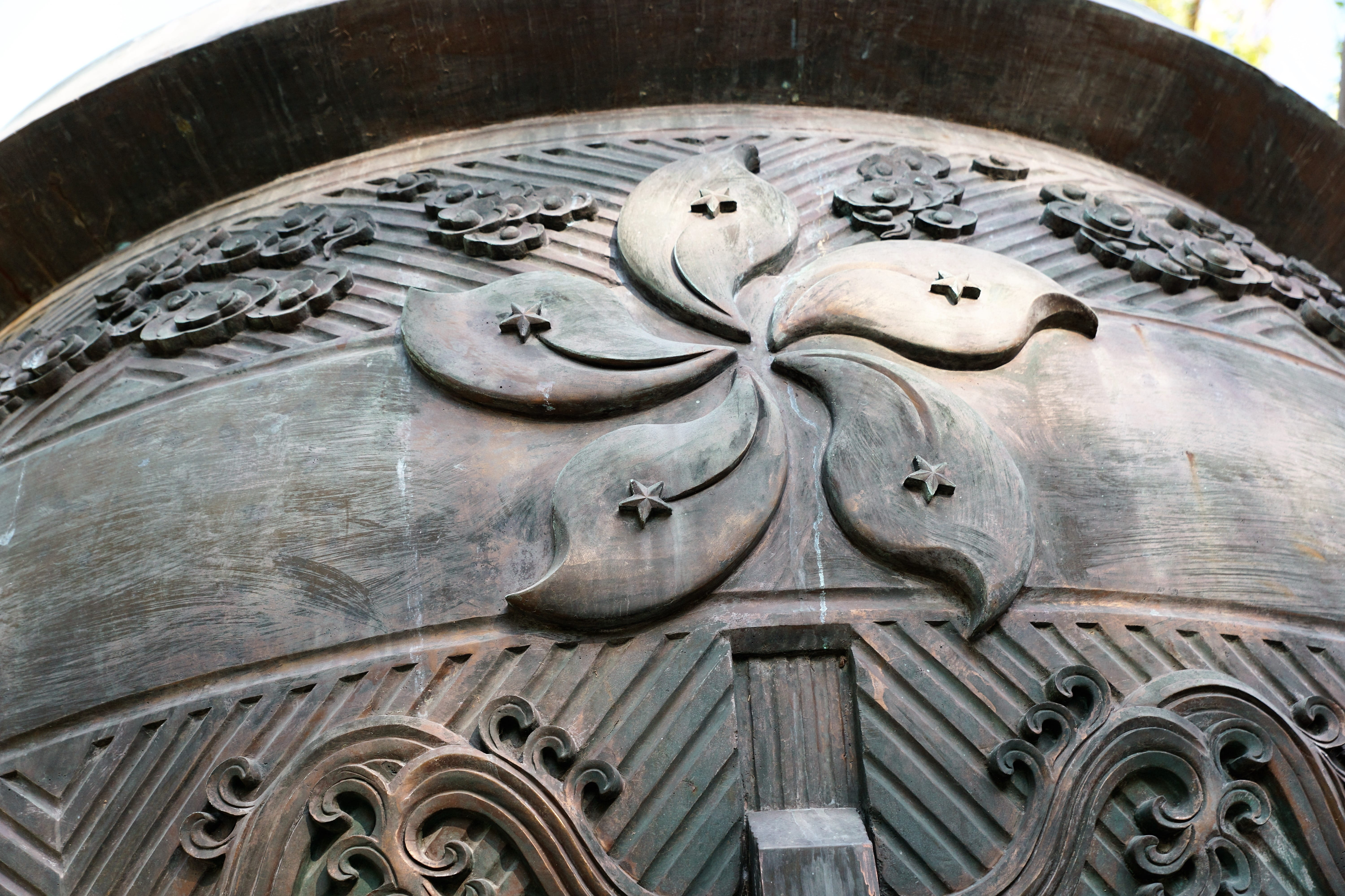 hike, outdoors, old, sculpture, 5K, style, art, carving - craft product, craft, religion, ornament, place of worship, symbol, travel, holidays, hong kong, HD Wallpaper