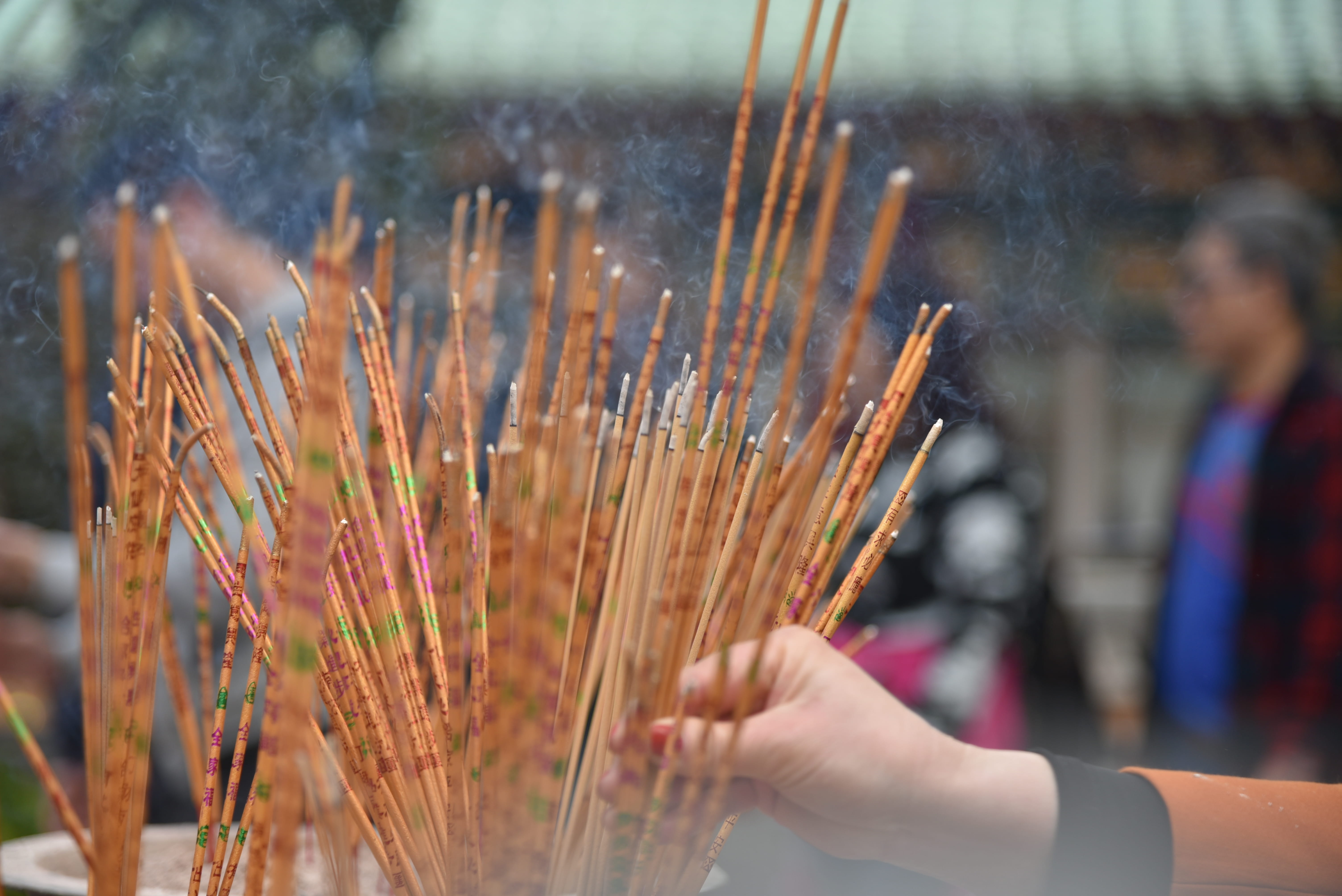 hongkong, finger, one person, selective focus, architecture, burning, trip, celebration, religion, 5K, stick - plant part, chinese, buddhist, temple, hong kong, HD Wallpaper