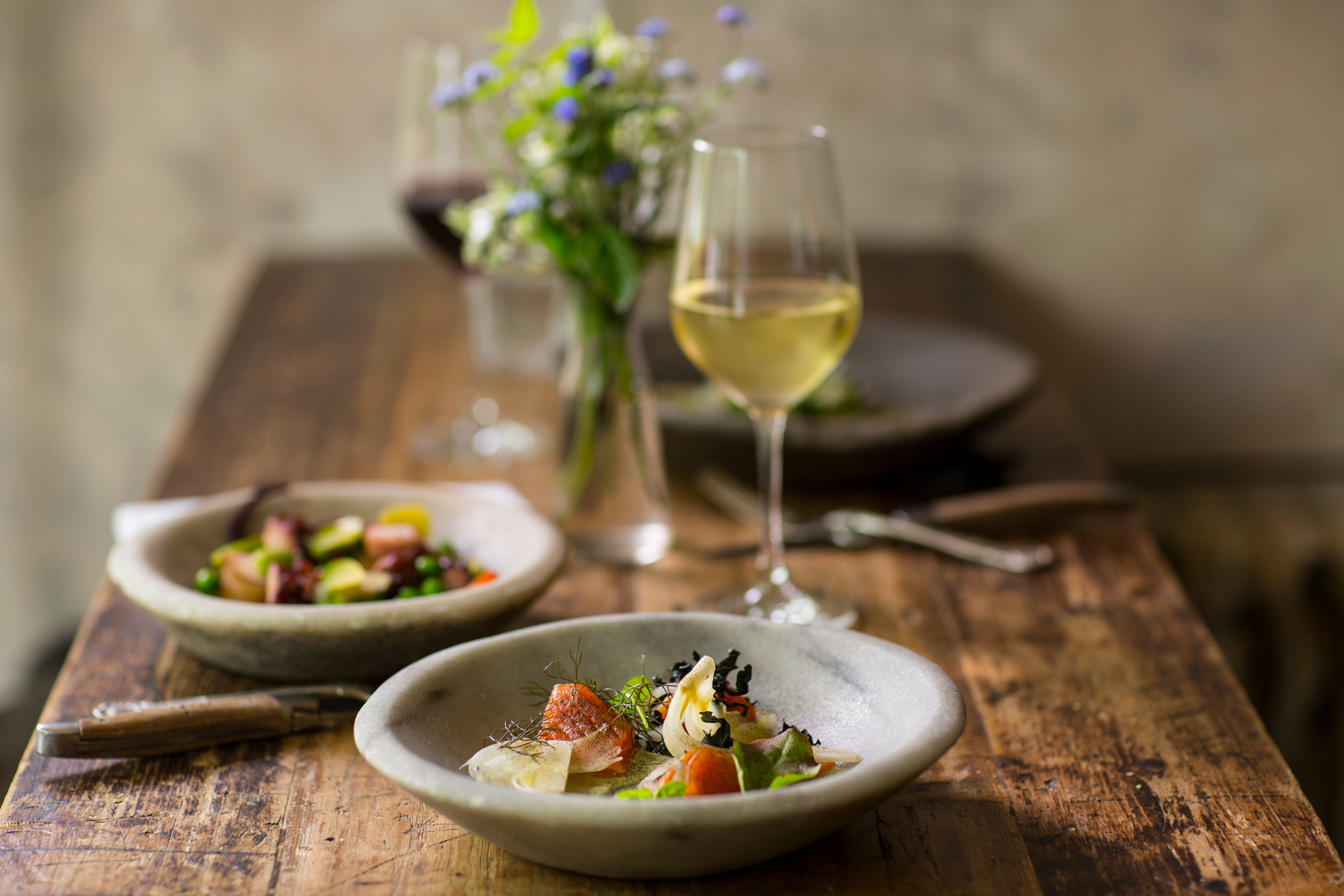wooden, plate, indoors, drink, 5K, salad, wellbeing, wineglass, tabletop, champagne, ready-to-eat, photo, glass, freshness, crockery, no People, food, HD Wallpaper