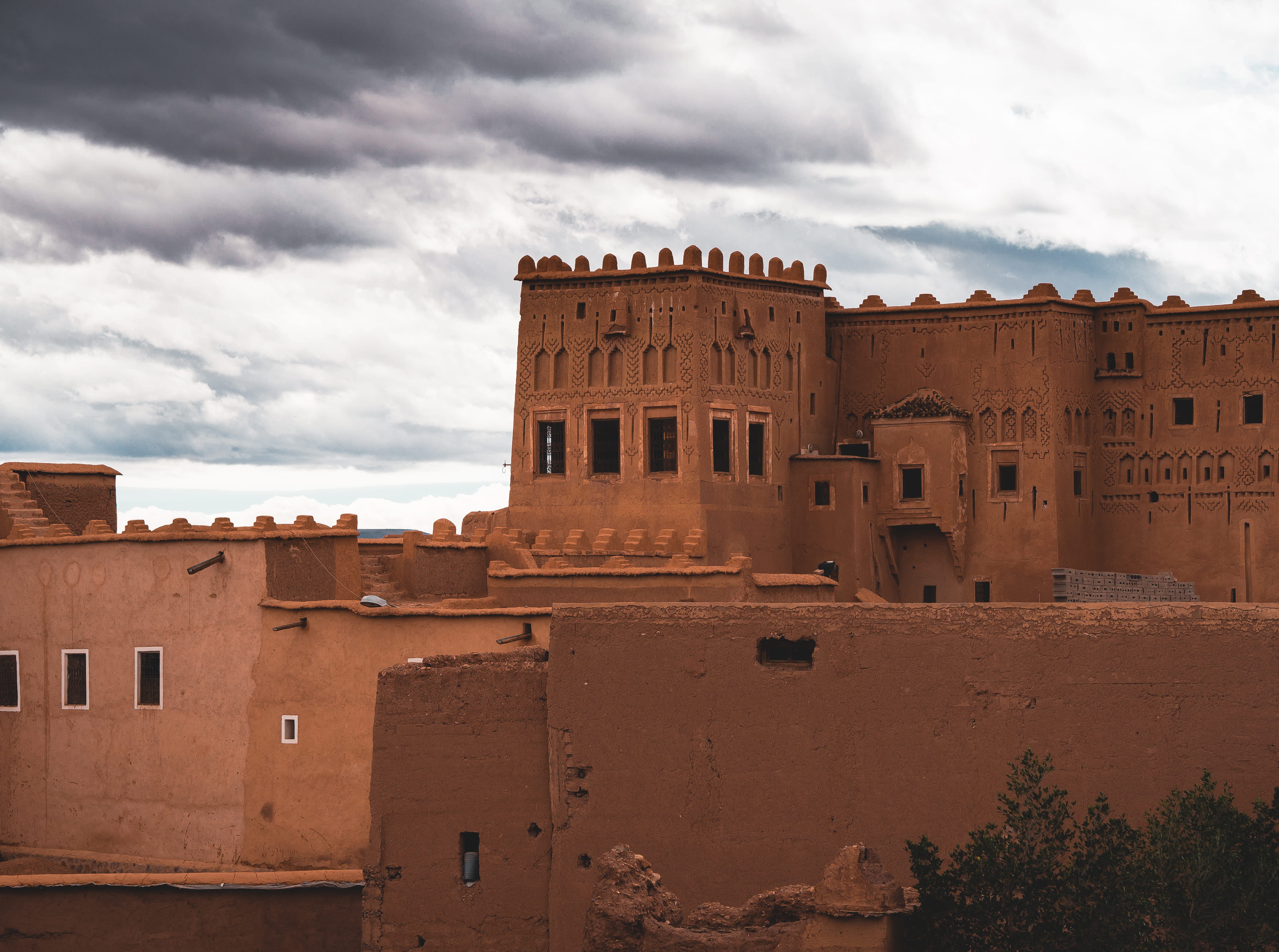 orange, no people, window, city, architecture, the past, outdoors, tourism, house, plant, cloud - sky, day, old, riad, building, sky, nature, building exterior, HD Wallpaper