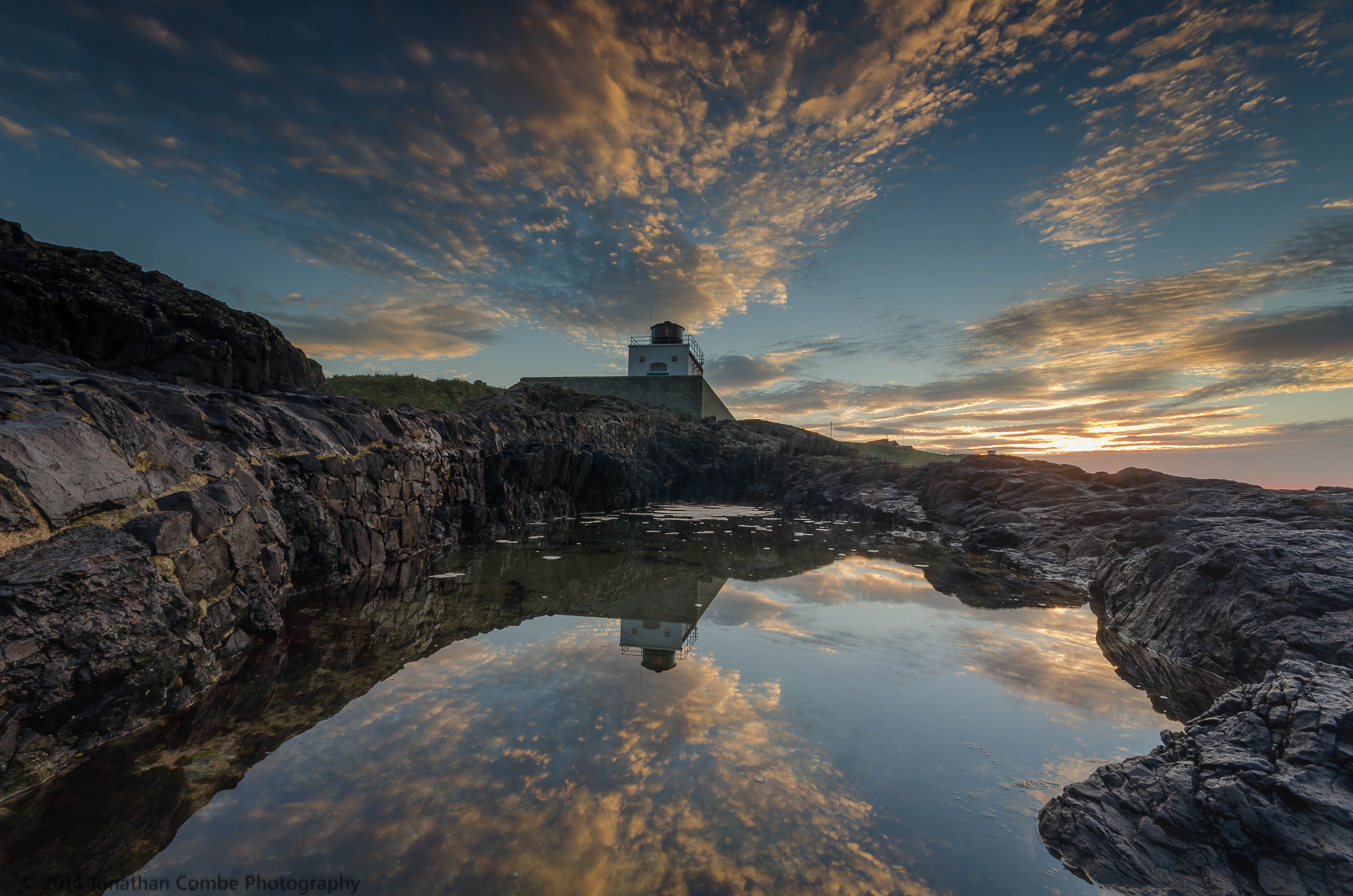 white, famous Place, 4K, Sigma, rock - Object, sea, top, Landscapes, Northumberland, Trinity, house, landscape, Sunset, mountain, outdoors, lighthouse, HD Wallpaper