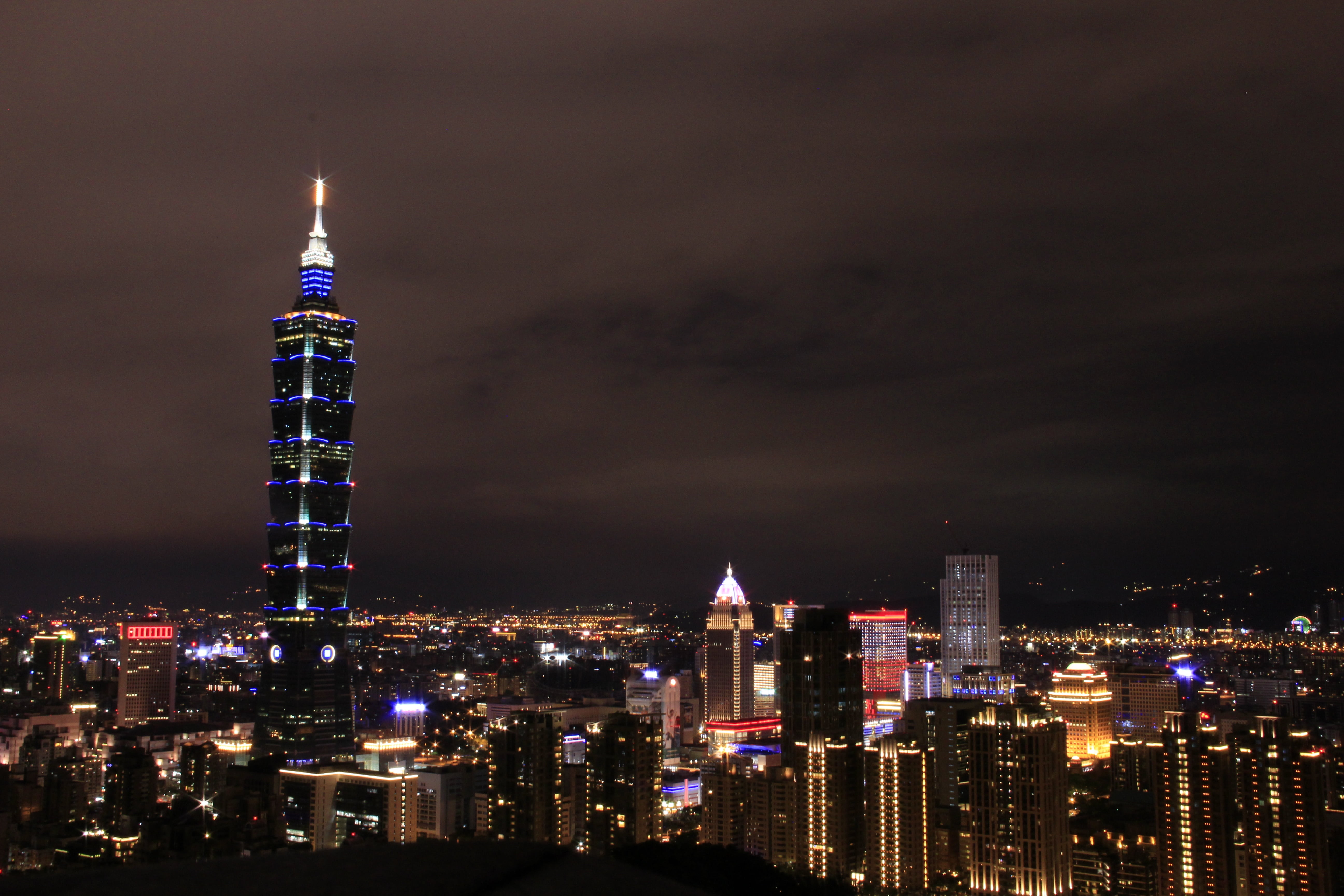 travel destinations, taipei 101, skyscraper, tall - high, nature, no people, buildings, outdoors, financial district, office, architecture, illuminated, HD Wallpaper