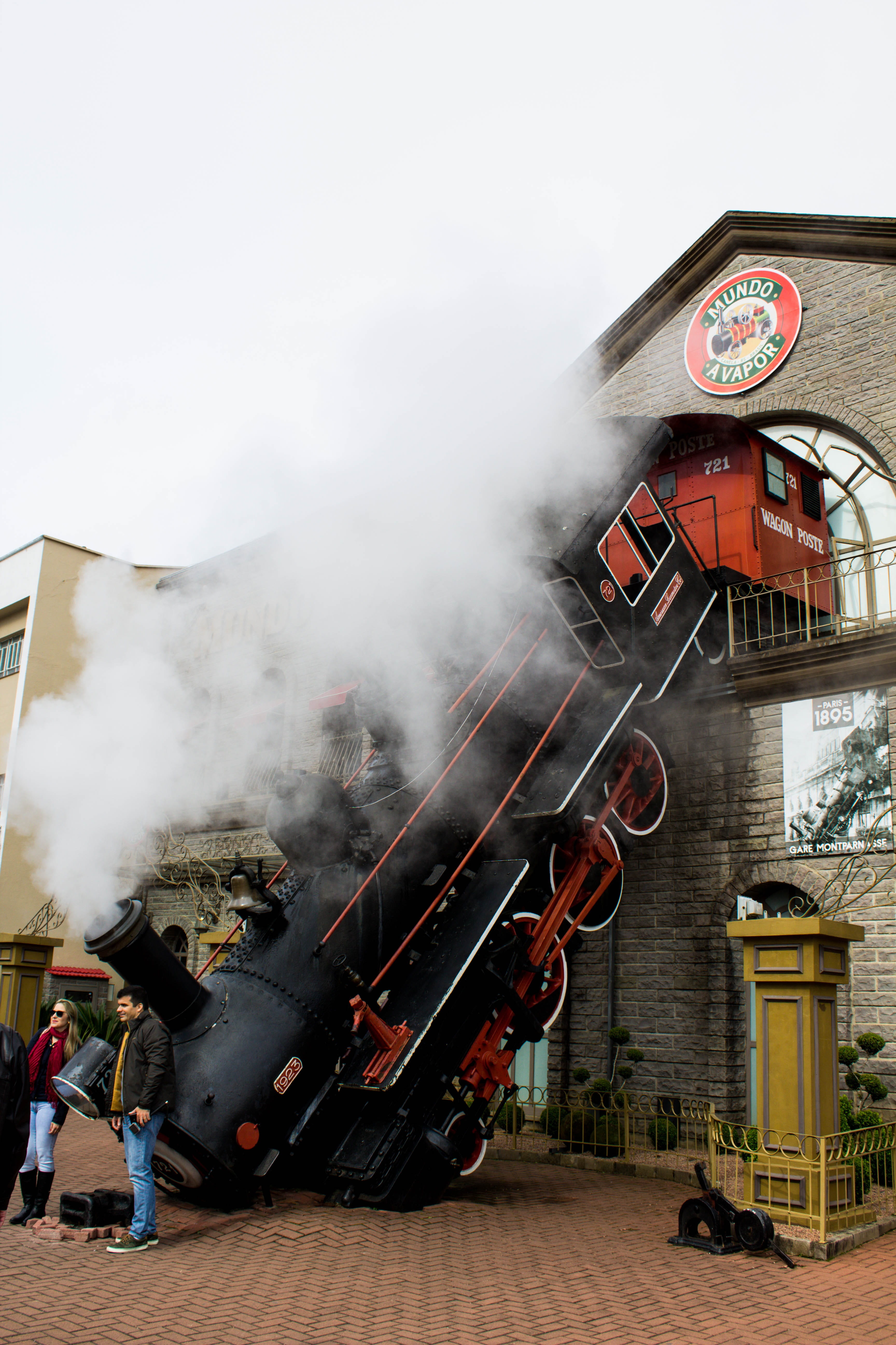 outdoors, train, communication, building, tourist spot, rs, accidents and disasters, architecture, men, world steam, building exterior, cinnamon, brazil, Phone HD Wallpaper