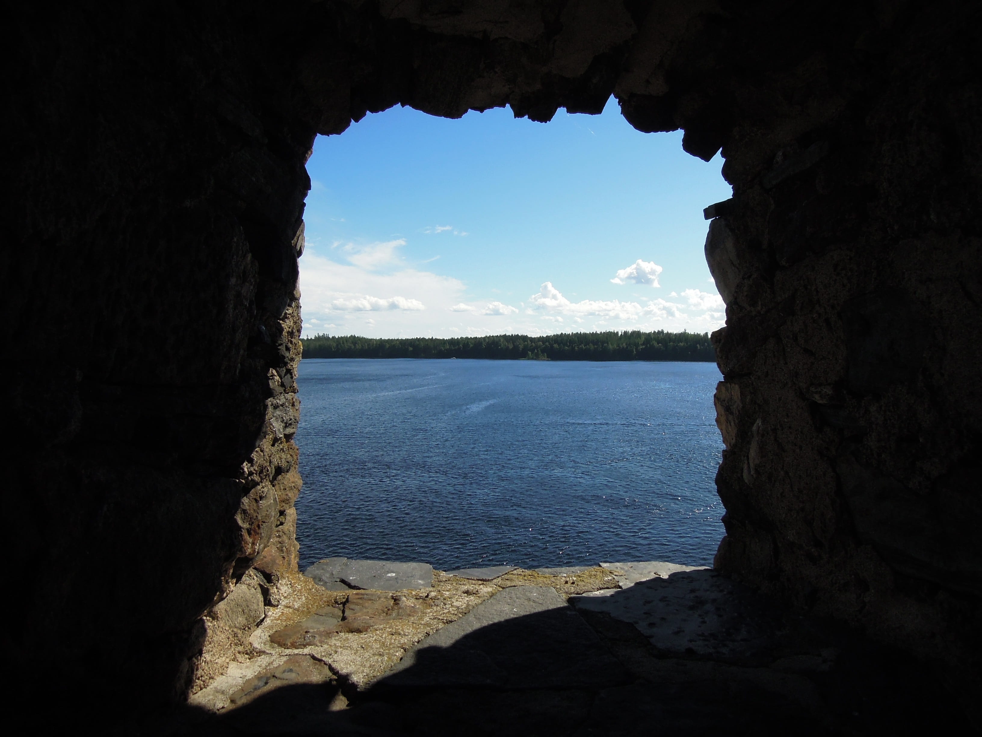 solid, rock - object, ooppperajuhlat, sea, medieval, attraction, nature, castle, sky, window, day, tranquility, tranquil scene, water, cave, beauty in nature, HD Wallpaper