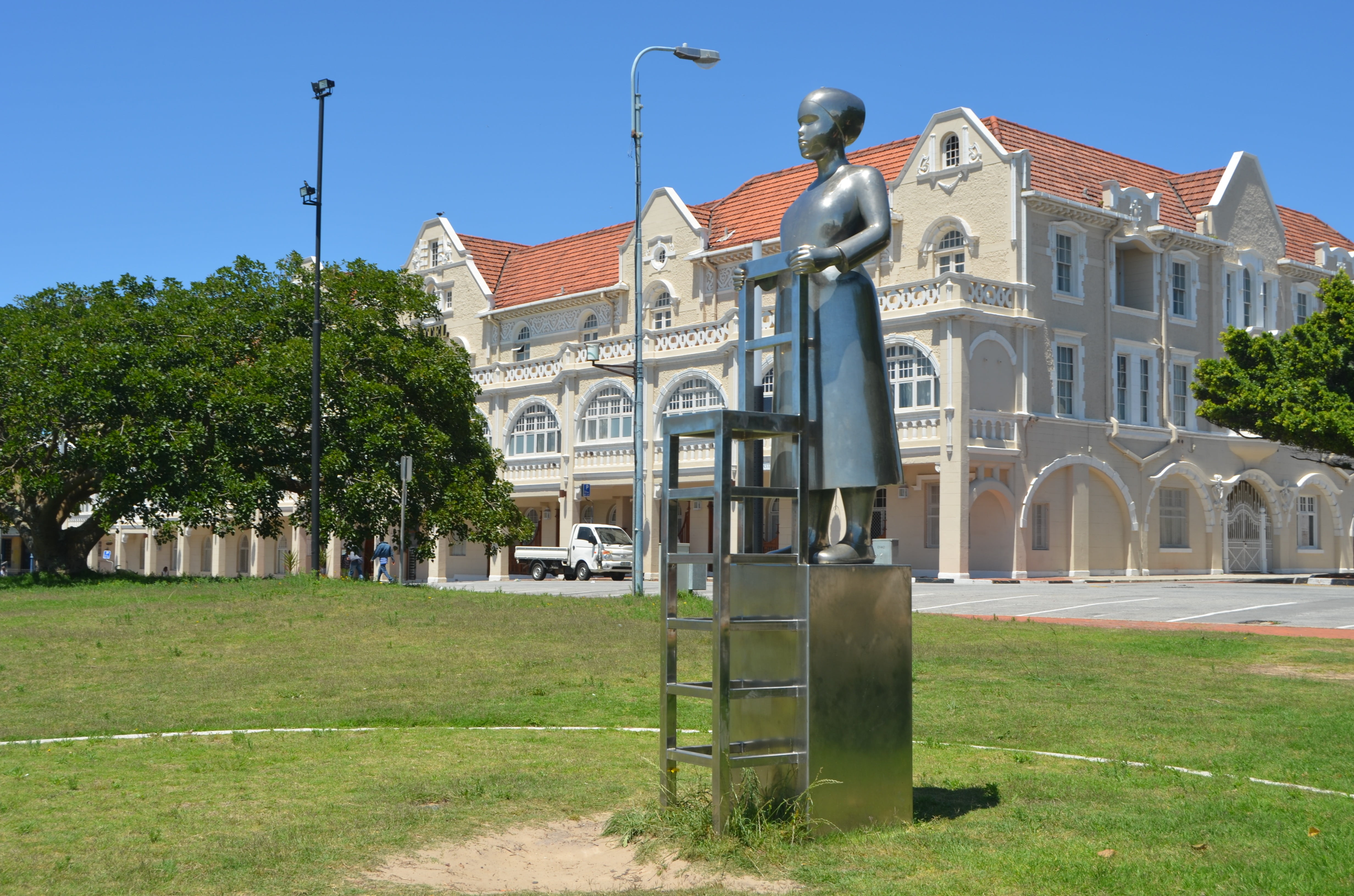 cultural property, belmont terrace, history, clear sky, trees, residential district, sky, park, south africa, day, house, 2011, blue, rush, hotel, port elizabeth, HD Wallpaper